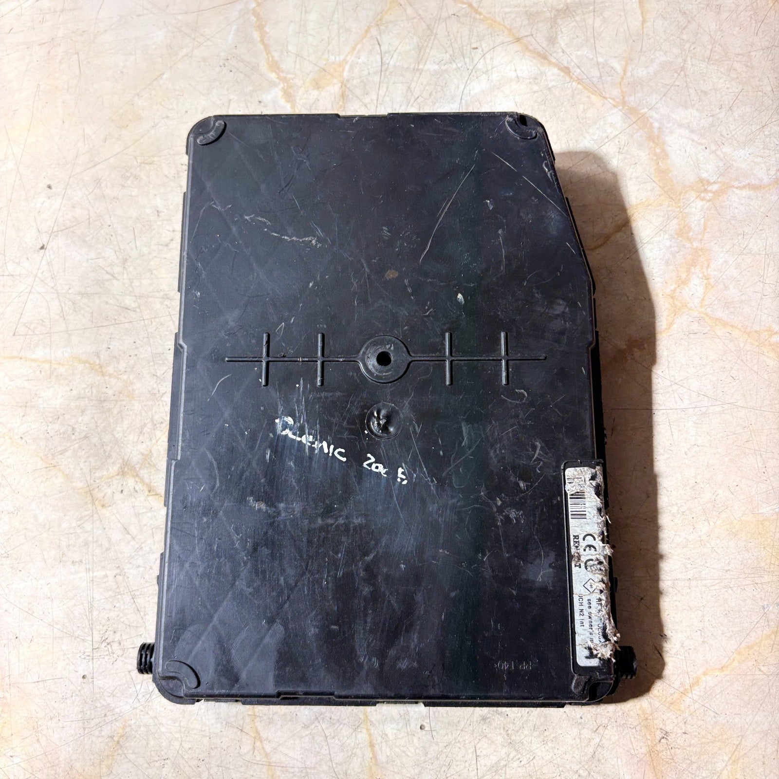 Renault Scenic II 01-05 2.0 F4R 770 771 UCH BCM Body Control Module 8200351184