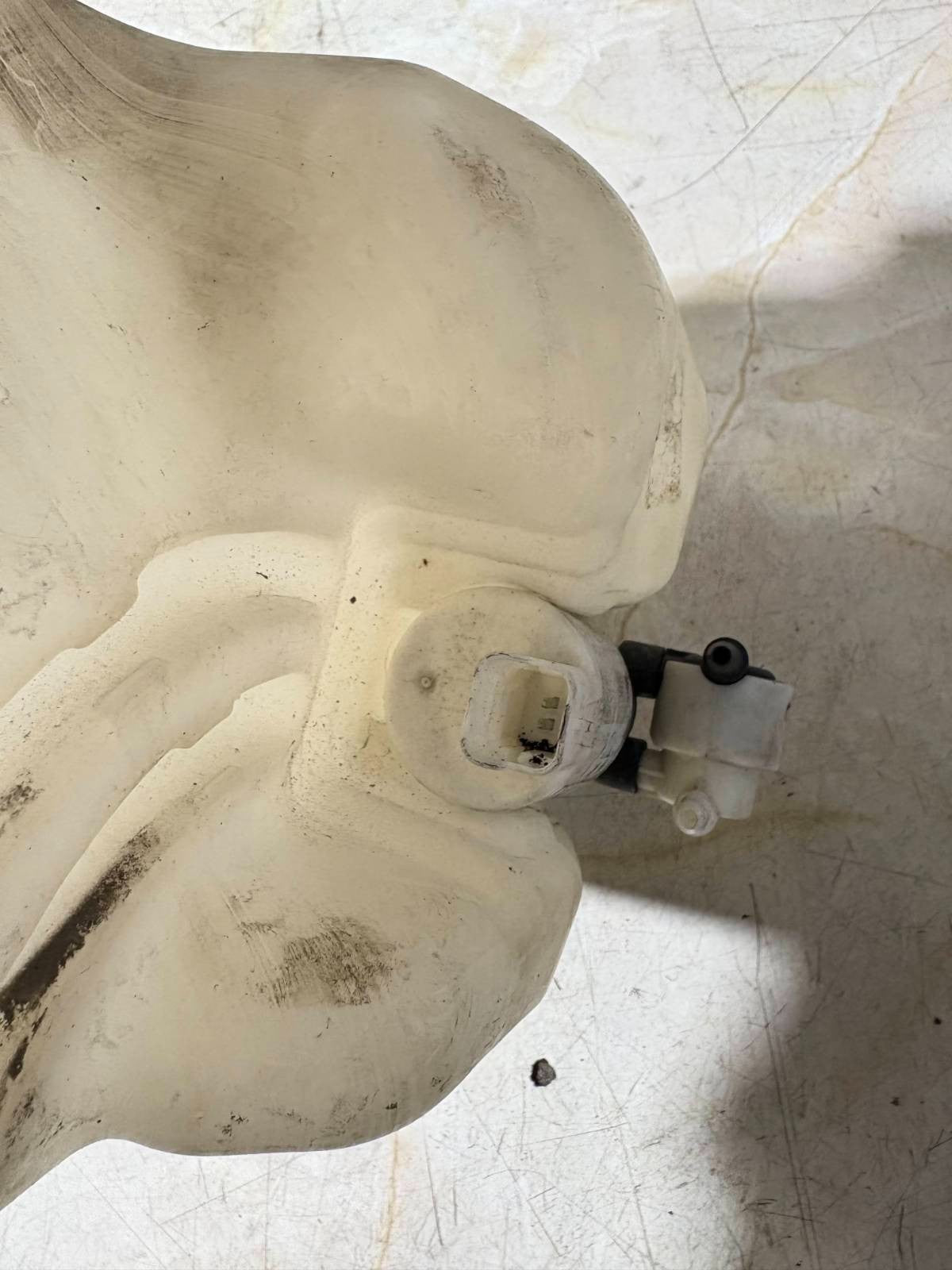 2009-2016 CITROEN DS3 WASHER BOTTLE 968398868000