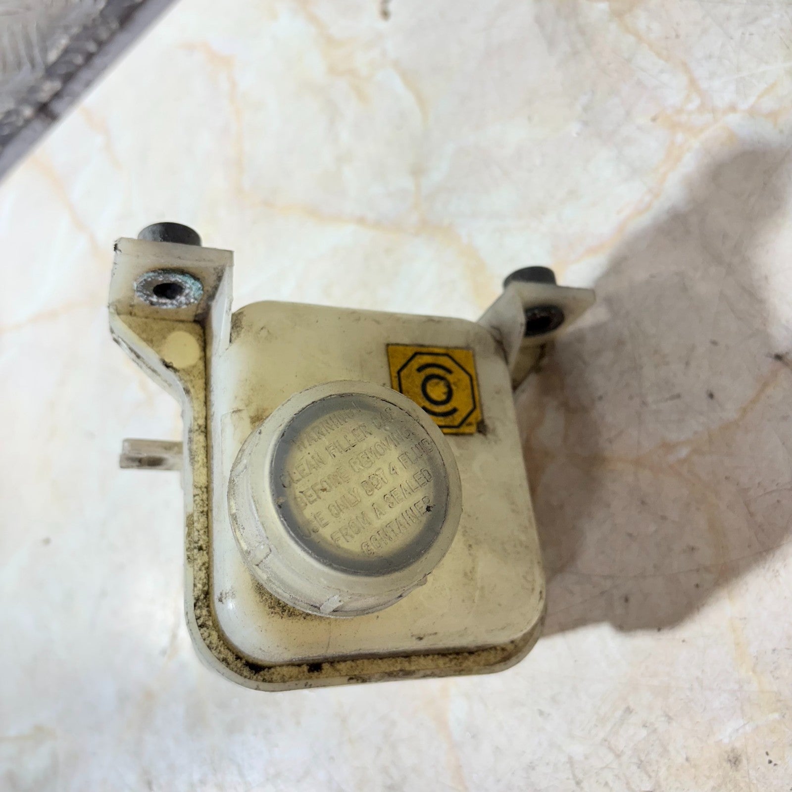 ALFA ROMEO BRAKE FLUID TANK RESERVOIR BOTTLE 2003-2010
