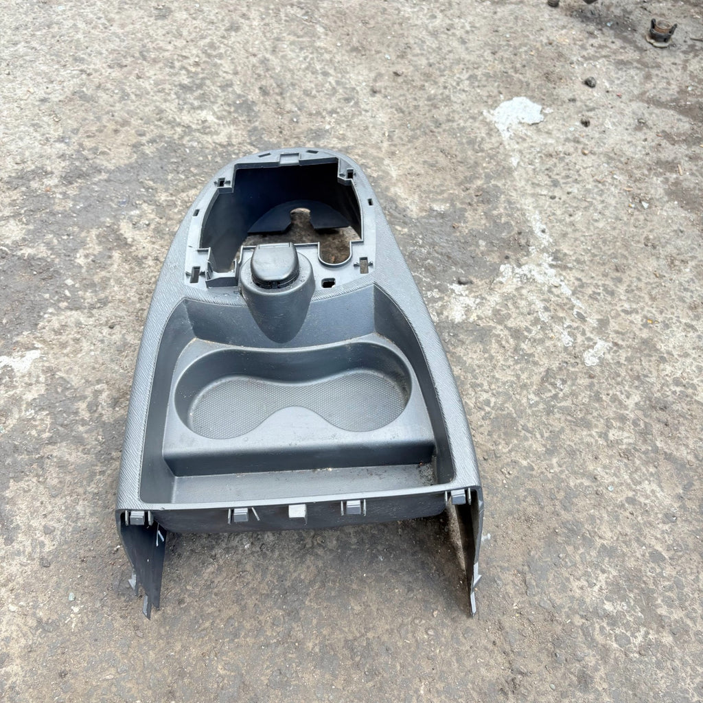 RENAULT TWINGO II CN0 2007-2014 GEARSTICK SURROUND 12V SOCKET 8200455794