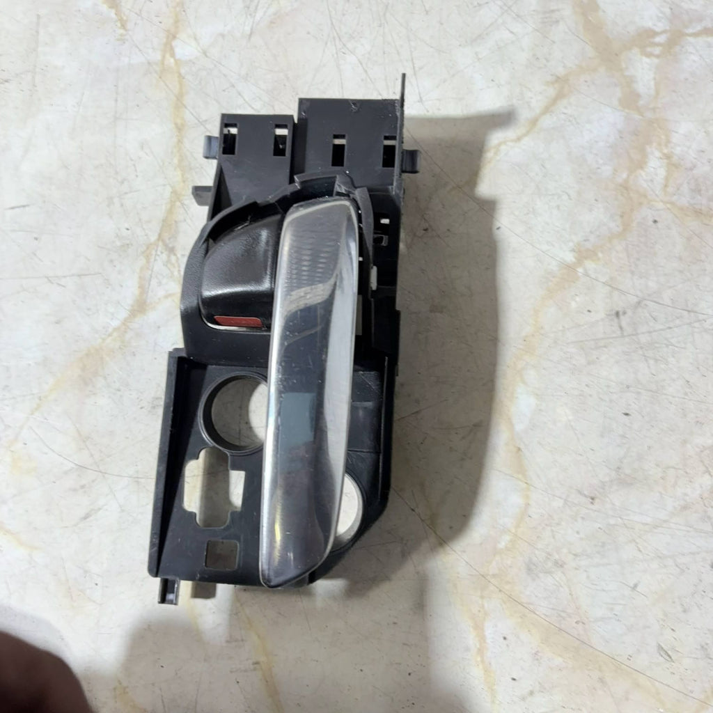 HONDA HR-V MK2 INTERIOR DOOR HANDLE FRONT RIGHT DRIVER SIDE 2013-2022