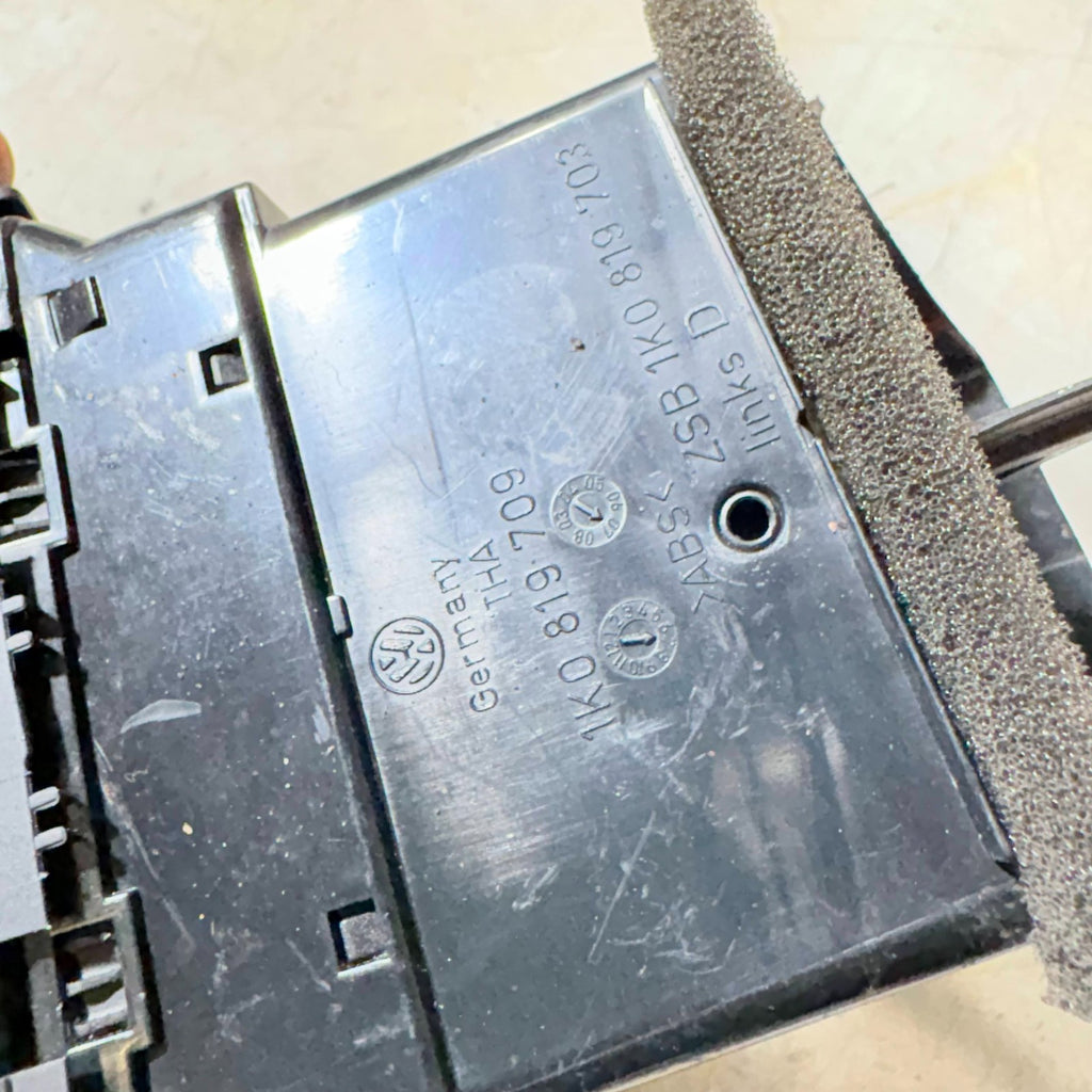 VW Golf 2003-2008 Passenger Side Dashboard Air Vent 1K0 819 703