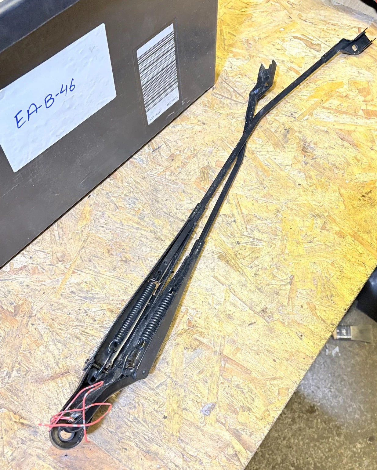 PEUGEOT GT 2017 PAIR OF FRONT WINDSCREEN WIPER ARMS 9673916780