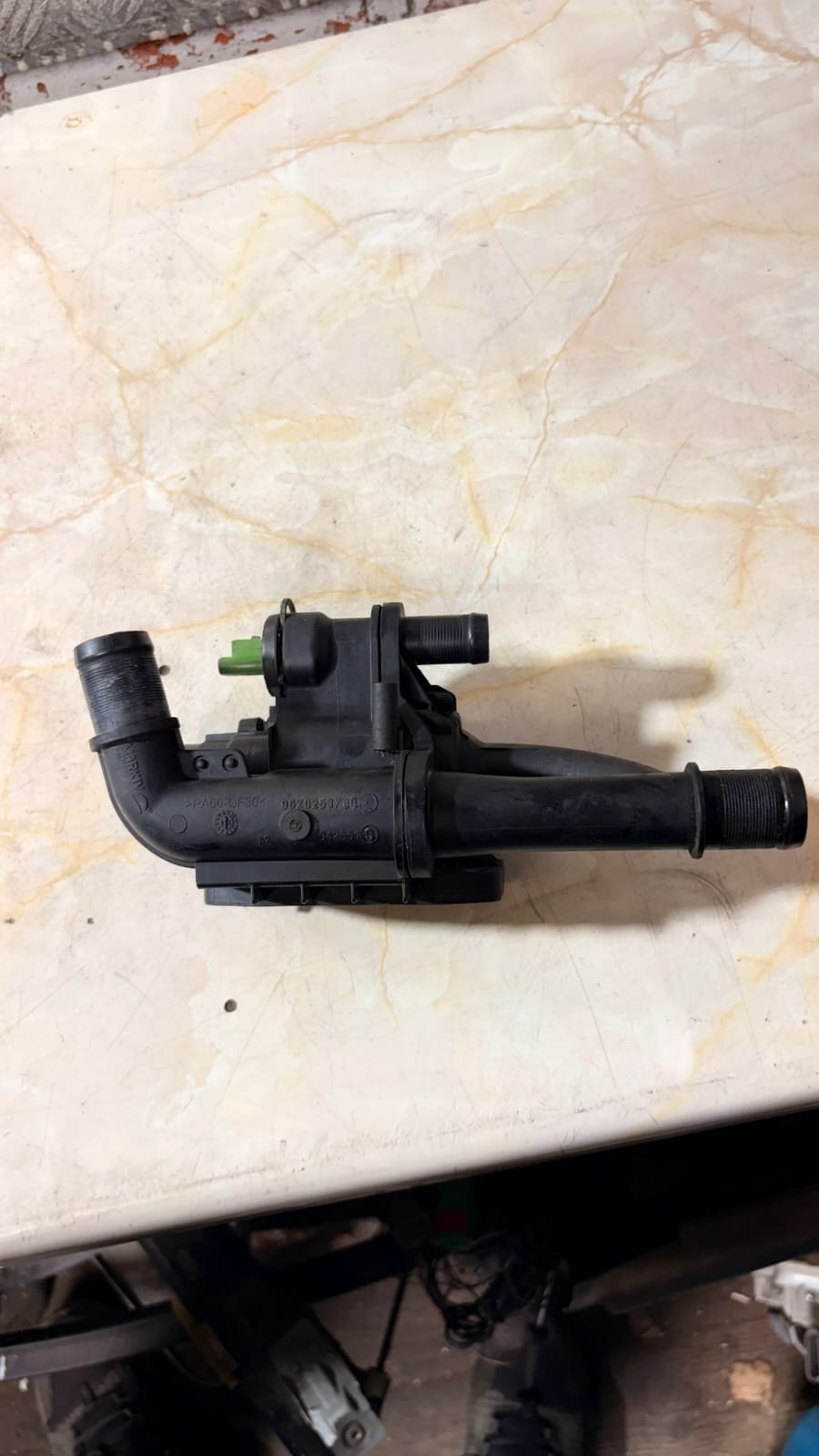 Ford Focus MK3 1.6 TDCI Thermostat Housing 9670253780 042652