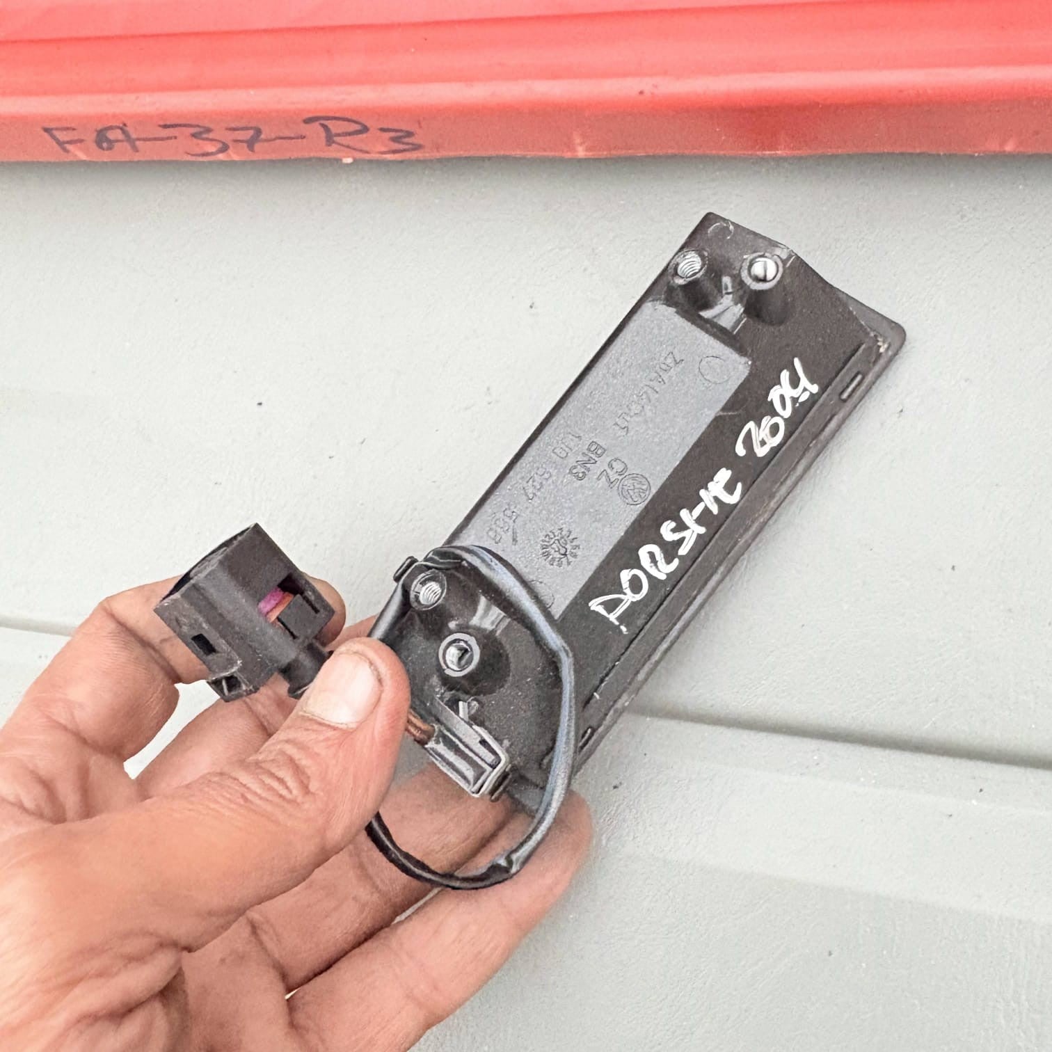 Porsche Cayenne 955/957 2003-2010 Tailgate Release Switch 1J0827566 95561327101