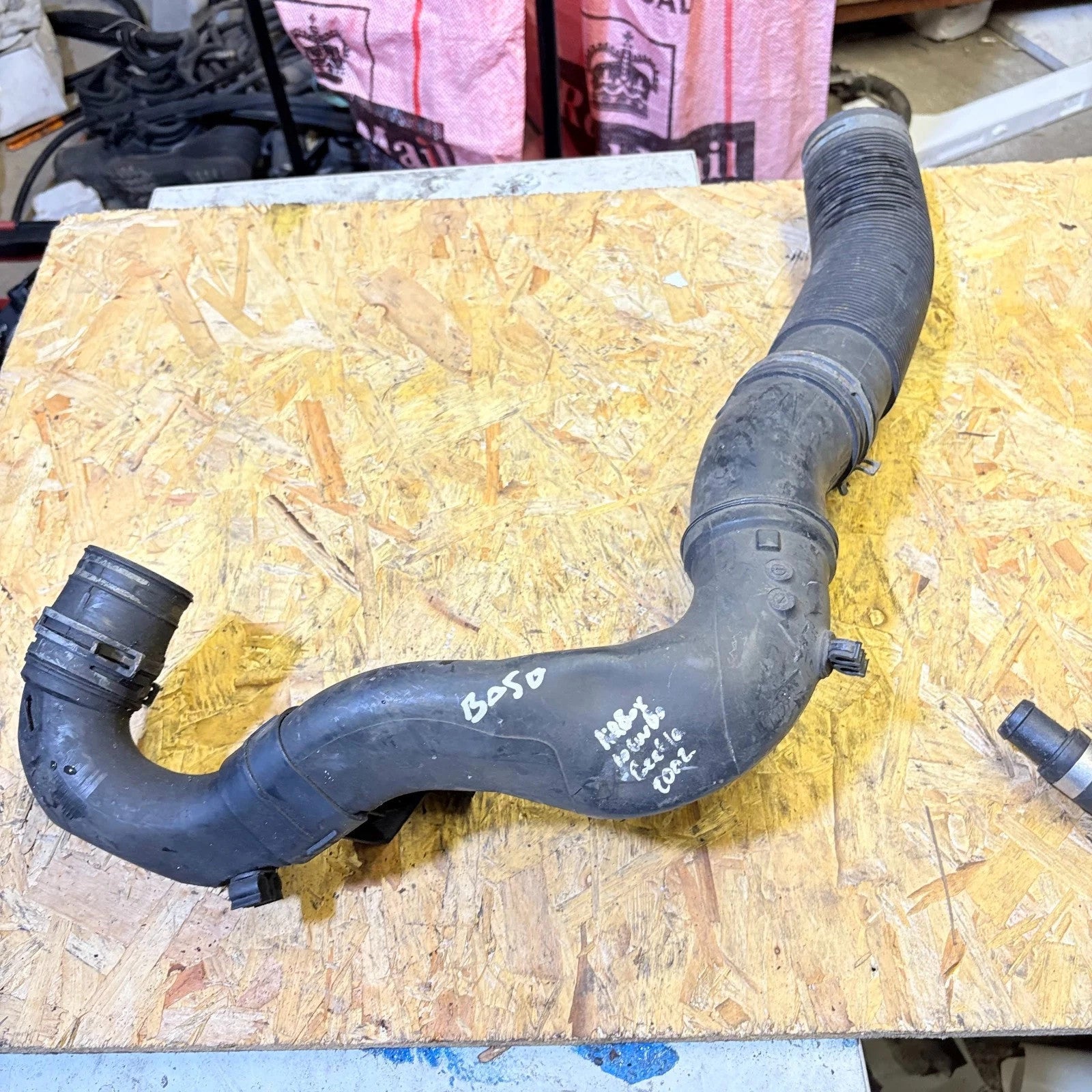 VW Beetle 1999-2005 Golf Mk4 1998-2006 1.9 TDI Intake Pipe 1J0129654S PX0446037