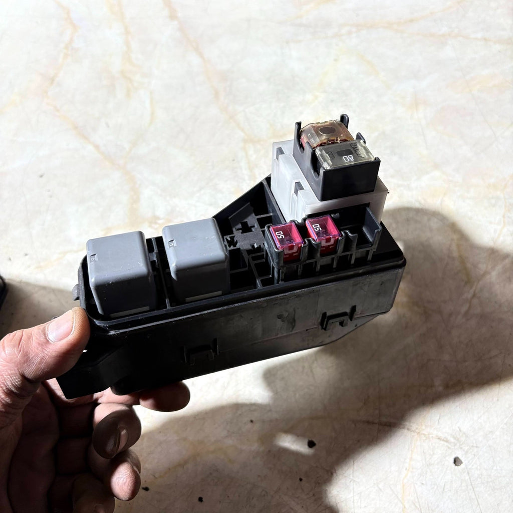 Toyota Avensis T25 2003–2009 Fuse Box Module