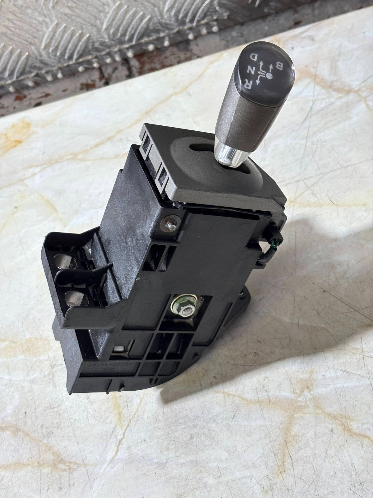 TOYOTA PRIUS 04-09 AUTO GEAR SHIFTER SELECTOR LEVER 89451-47030