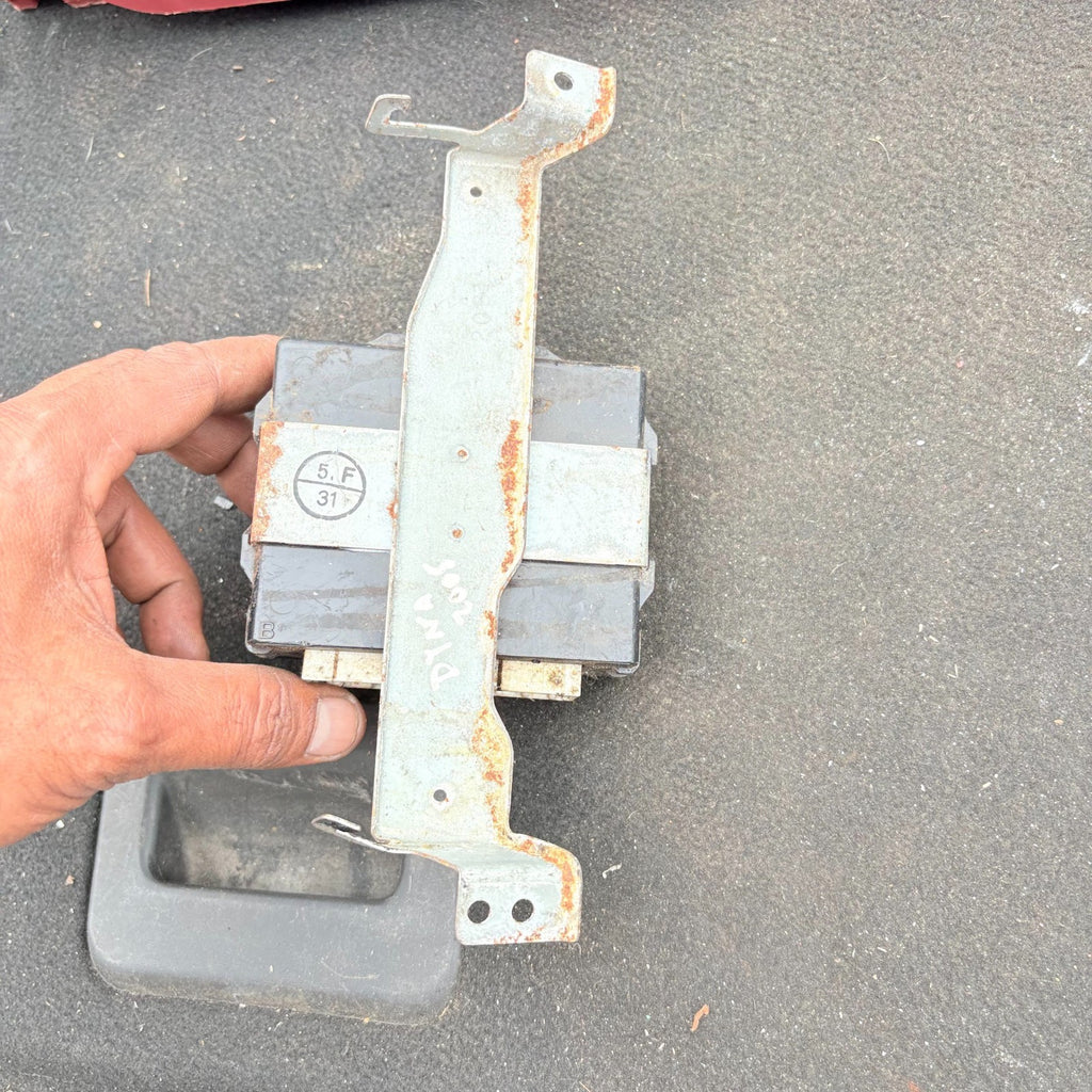 2005 TOYOTA DYNA 300 ABS Control Unit 89540-25010