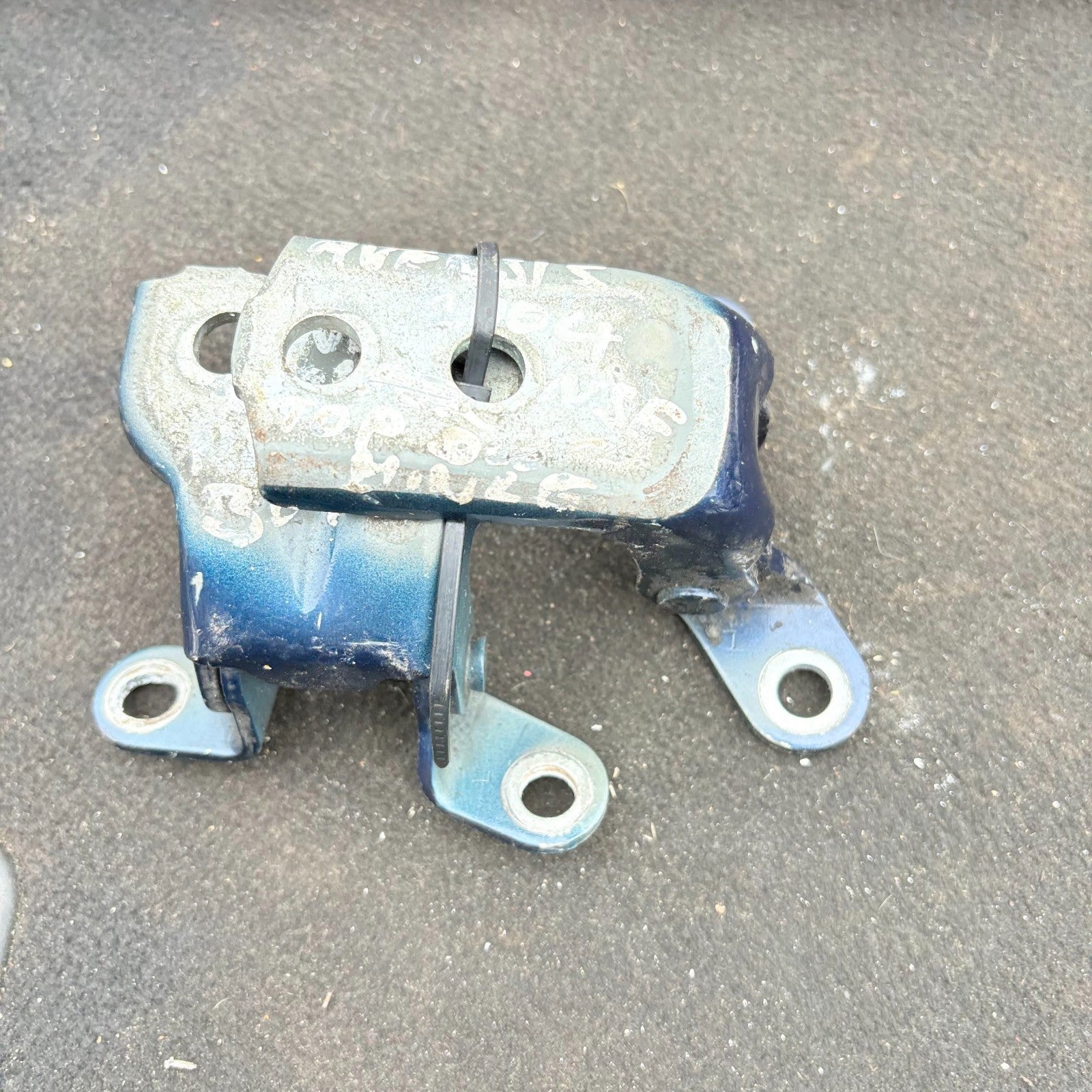 Toyota Avensis T25 2003-2008 Front Left Passenger Door Hinges Upper+Lower LH
