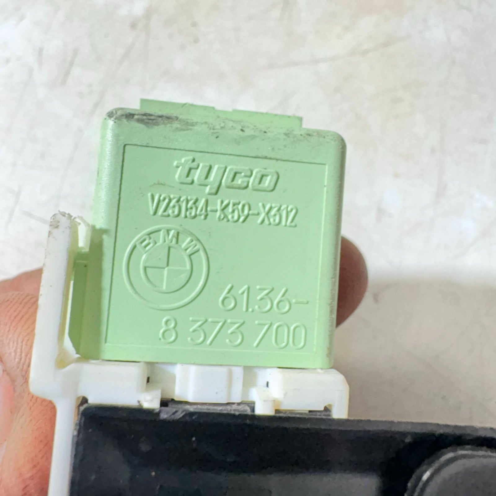 BMW & MINI White Green Make Contact Relay V23134-K59-X312