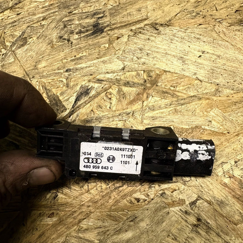 Audi A6 C5 4B 2002-2003  Lateral Impact Airbag Crash Sensor 4B0959643C