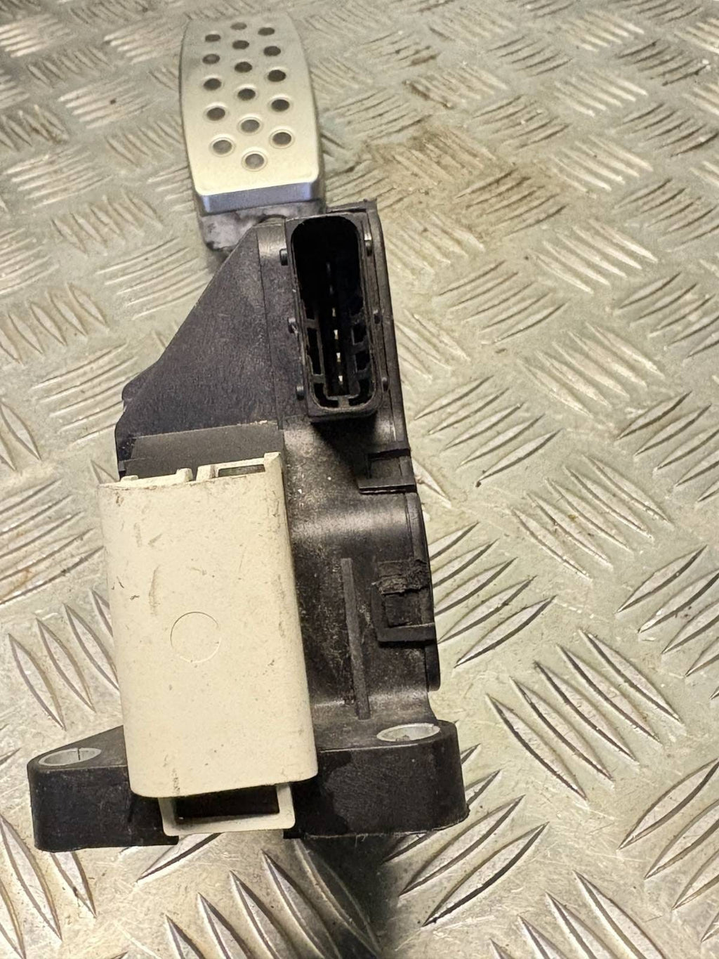 VAUXHALL CORSA 2013-2014 ACCELERATOR PEDAL
