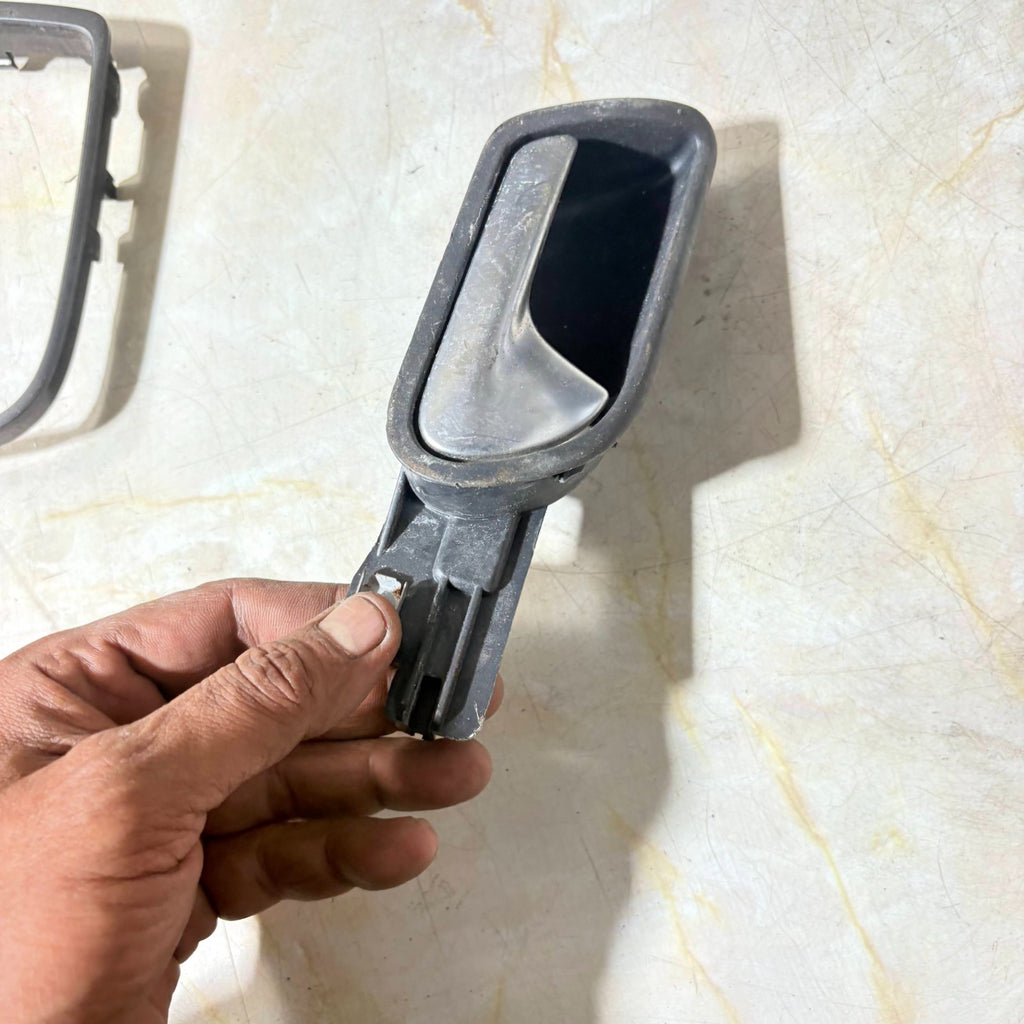 VOLKSWAGEN GOLF MK5 O/S/R REAR RIGHT INTERIOR DOOR HANDLE