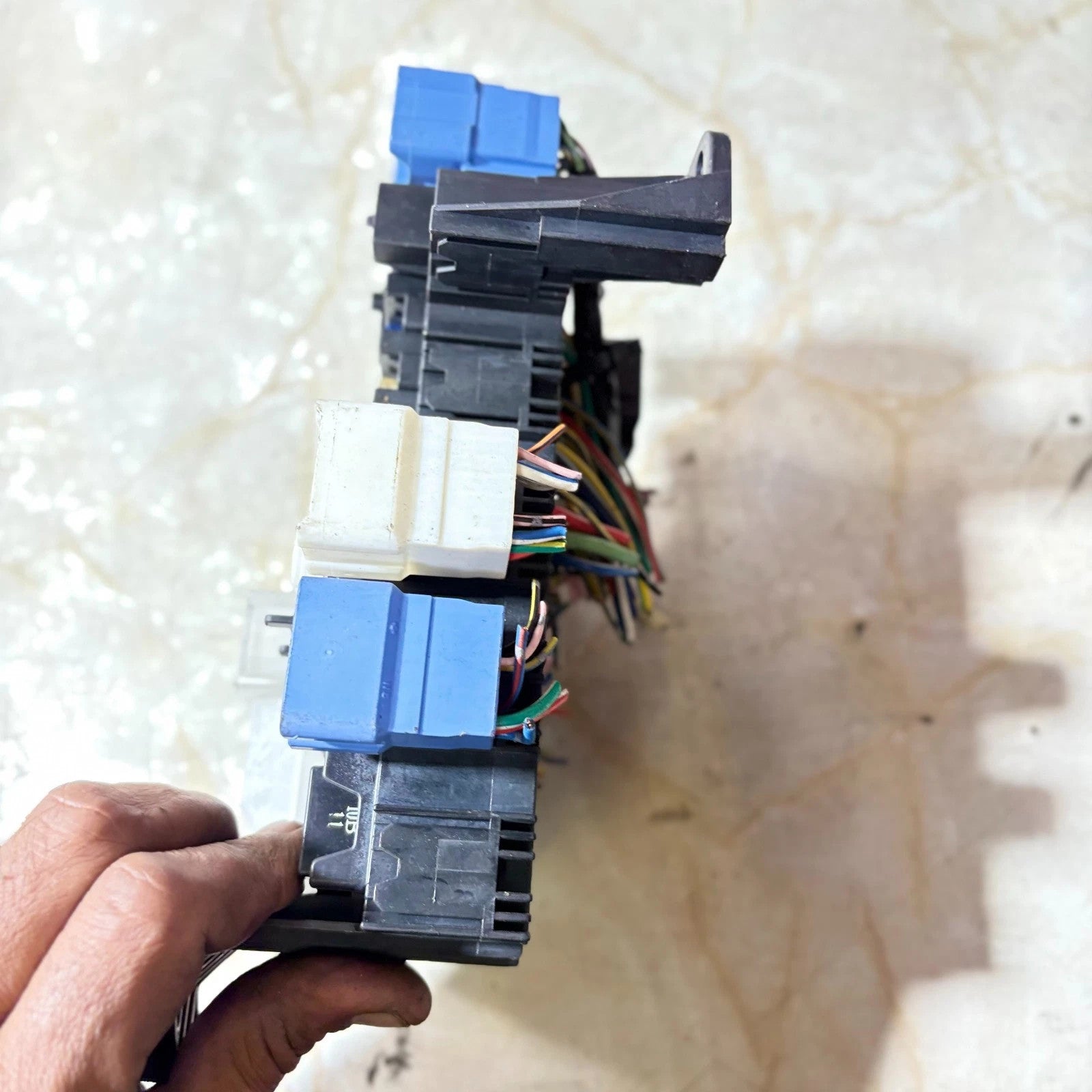 Suzuki Grand Vitara1998-2003 Under Dashboard Fuse box