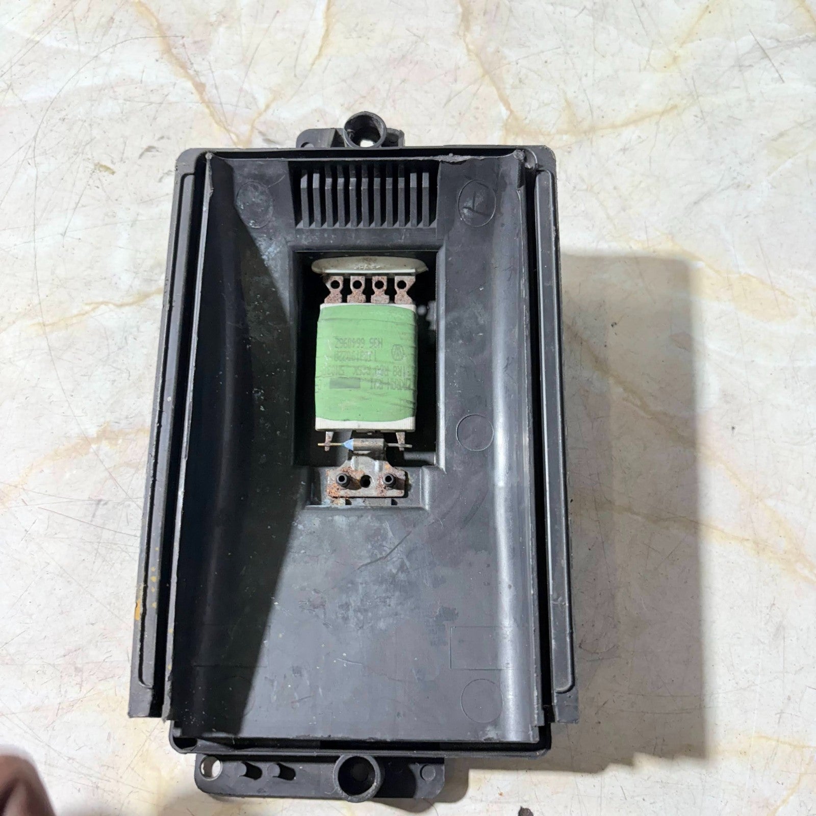 VW Beetle 2006 Heater Blower Motor Fan Resistor