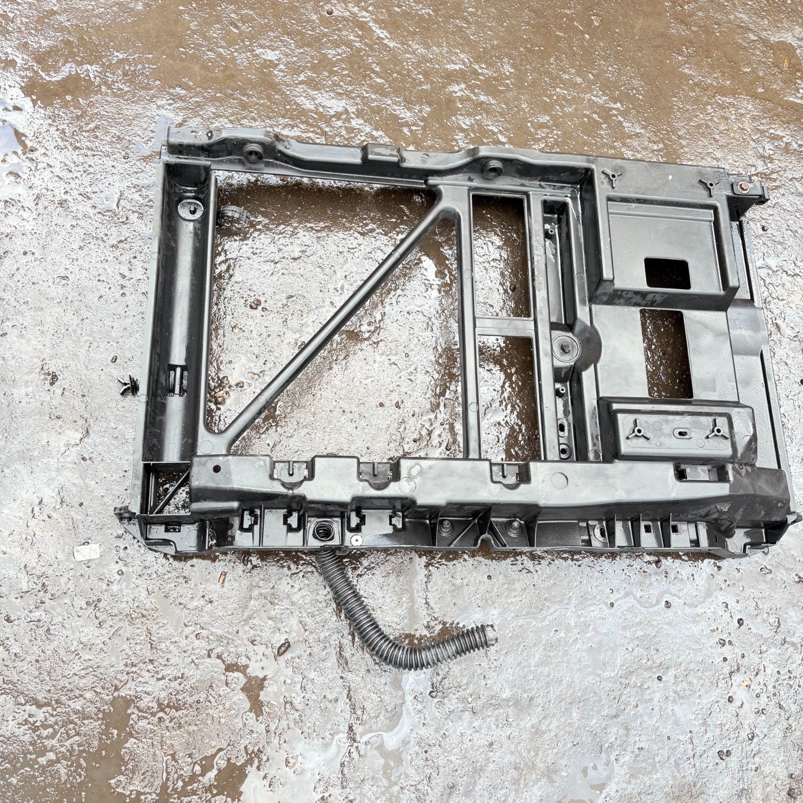 Peugeot 1007 2005 radiator support slam panel 1854680016