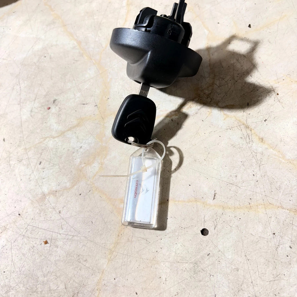 Fuel Cap Compatible with Citroen C2 C3 1st Series With Key