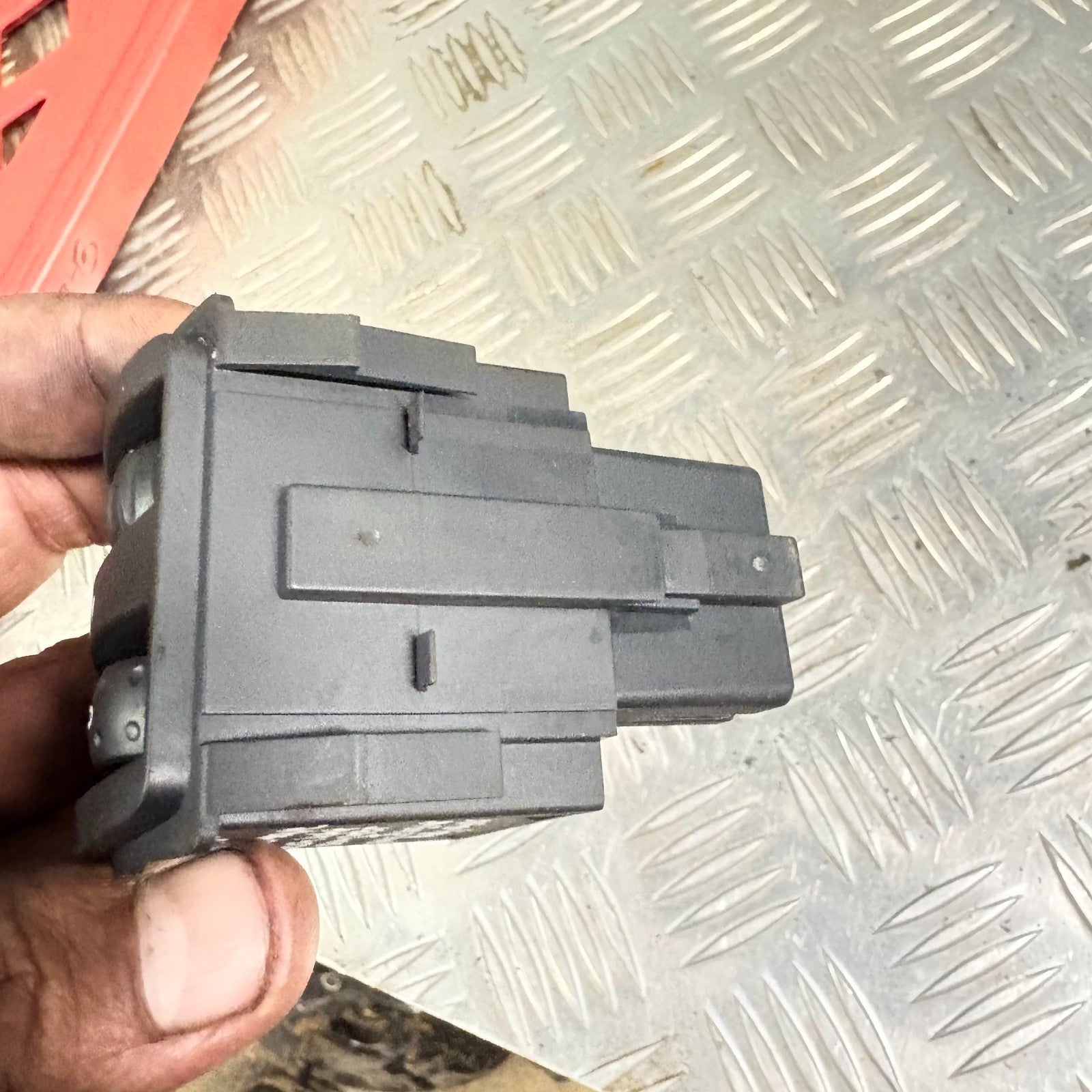 2008 RENAULT TWINGO HEADLIGHT ADJUSTER SWITCH 8200095495C
