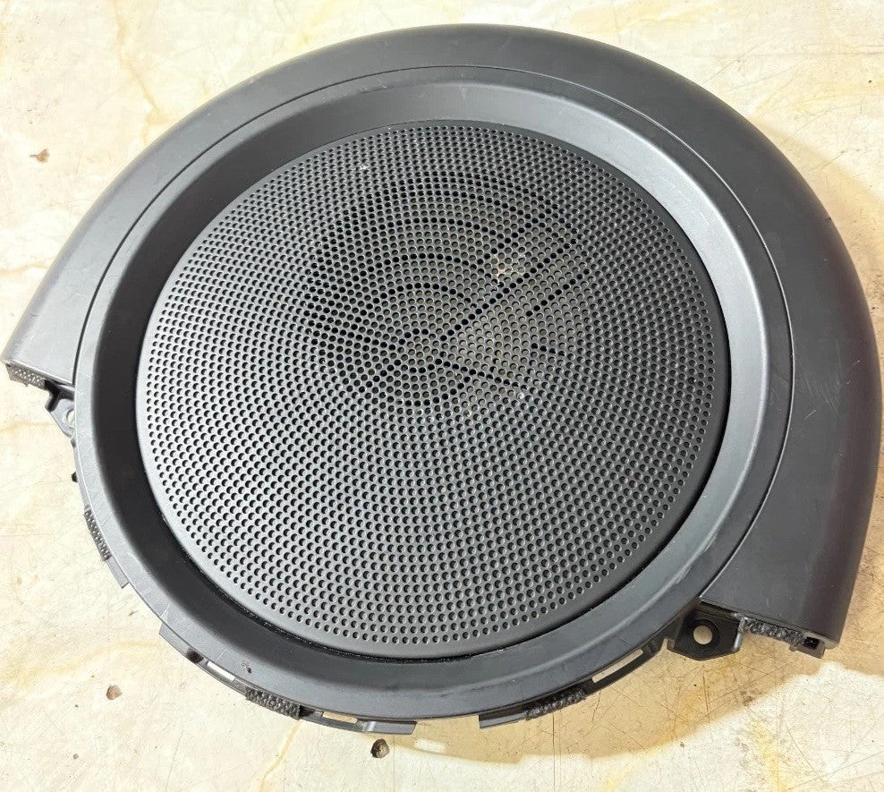 Kia Soul 2nd Generation 2014-2019 Centre Dashboard Speaker Grille 84770-B2100