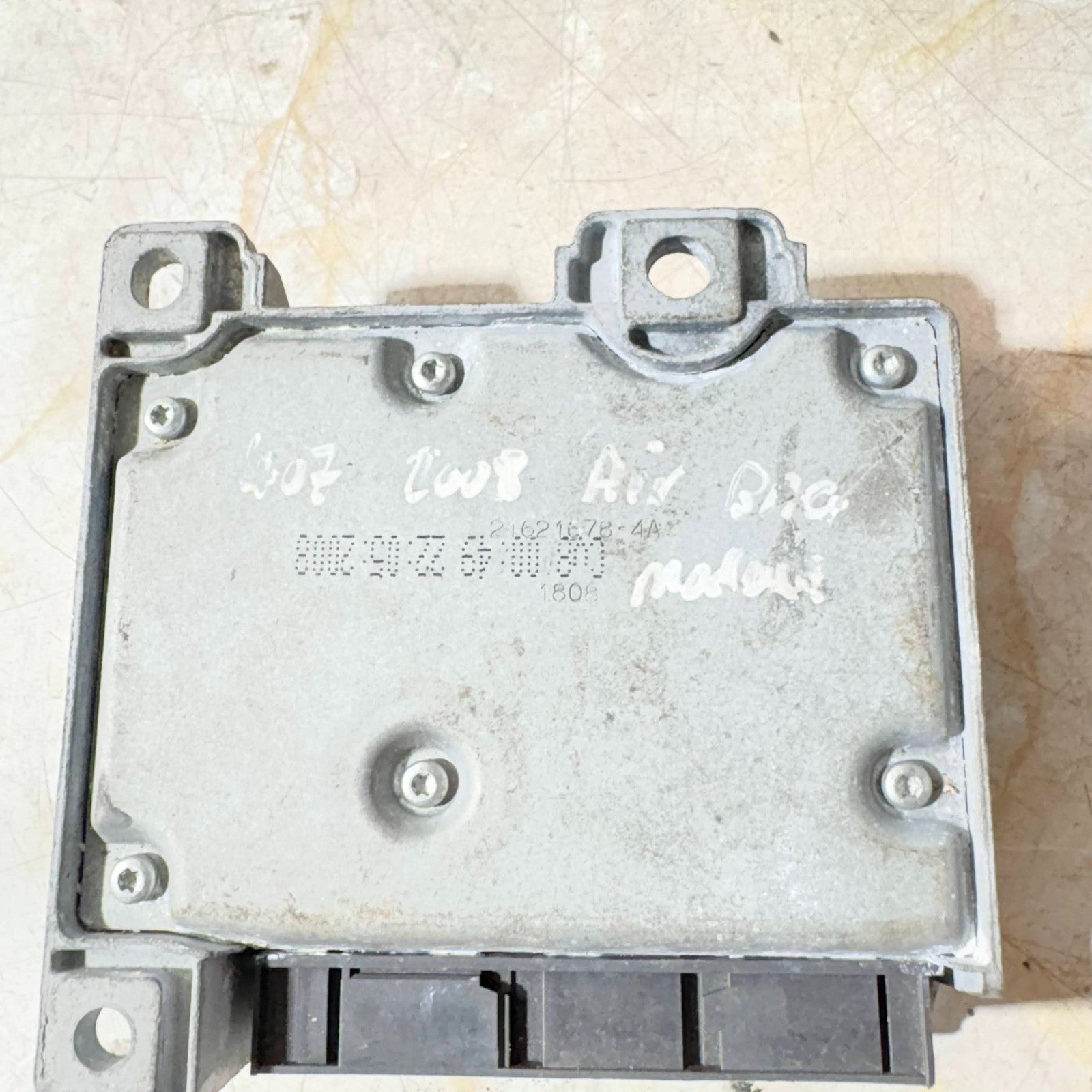 Peugeot 407 2004-2009 Airbag Controle Module Engine Control Unit 9655880880