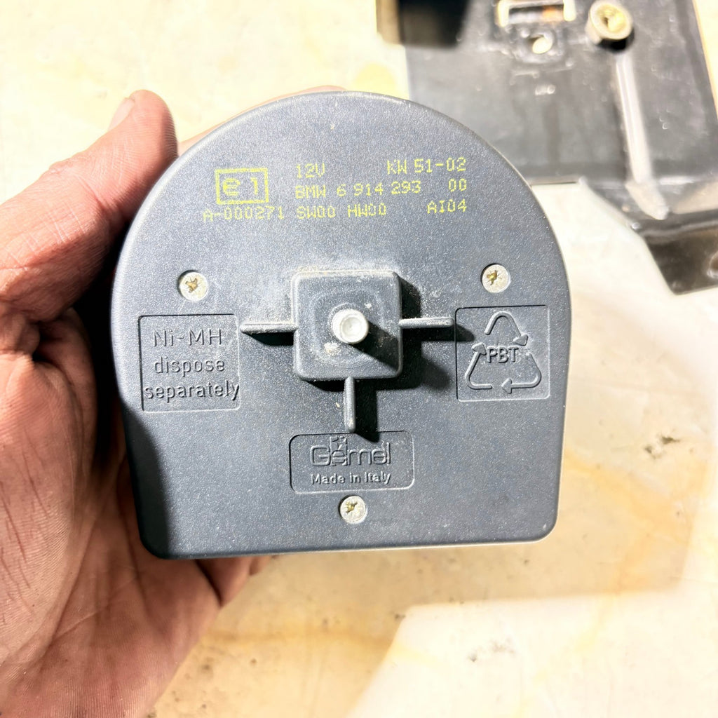 MINI R52 Convertible 2004-2008 Alarm Siren Horn Bracket 65756914293 6914293
