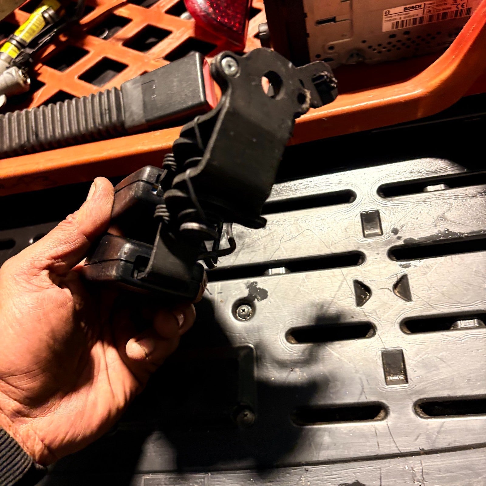 Audi A3 S3 8V Rear Left Seat Belt Buckle Latch/Adapter 2013-2016 8V0857755E
