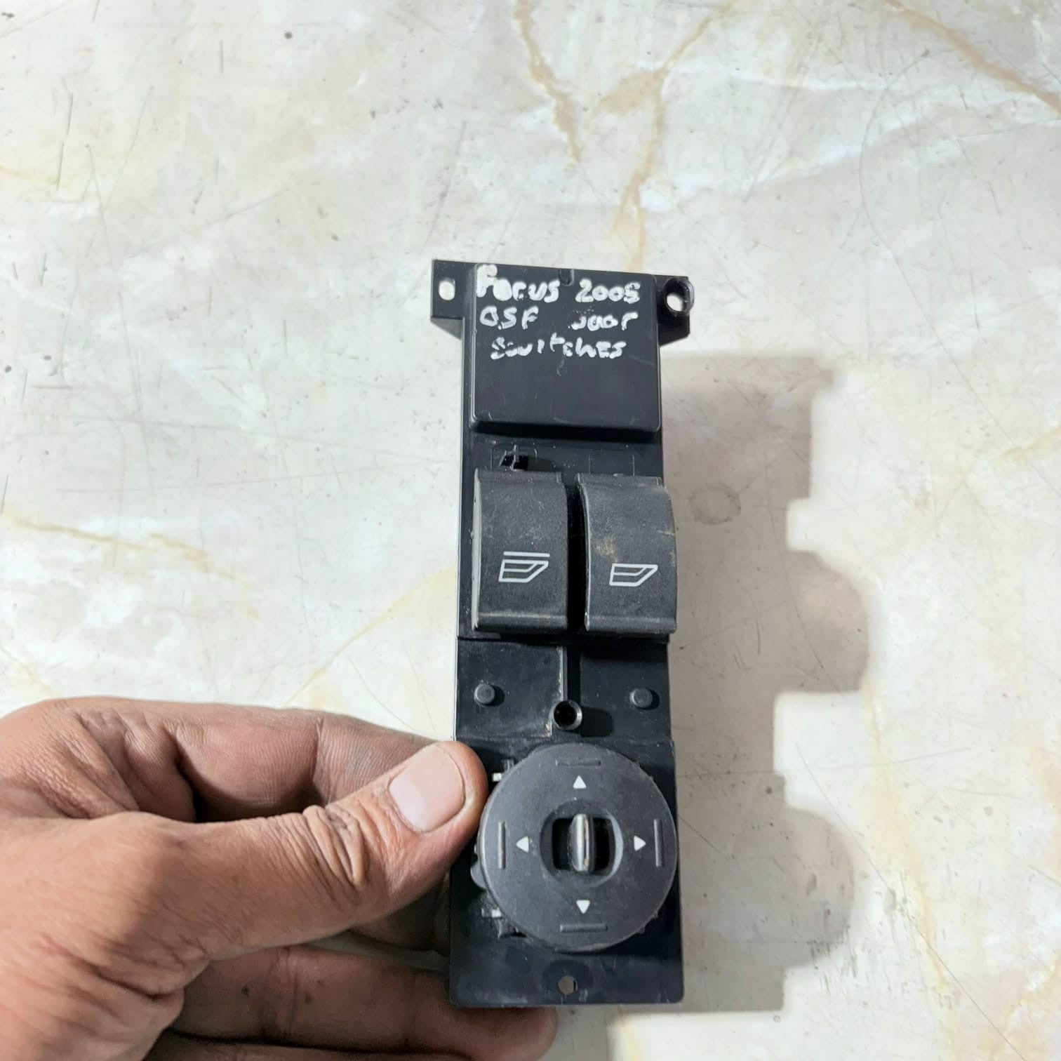 3m5t14529de 03168053 Power window control (Window Regulator-Windo 2005