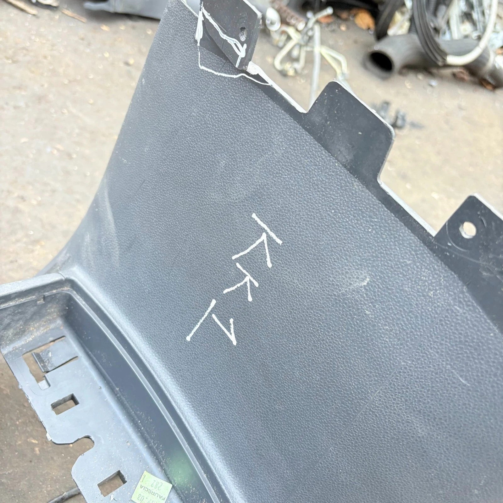 VOLVO V50 2009 HATCHBACK ARMREST WITH CENTRE CONSOLE 30755374