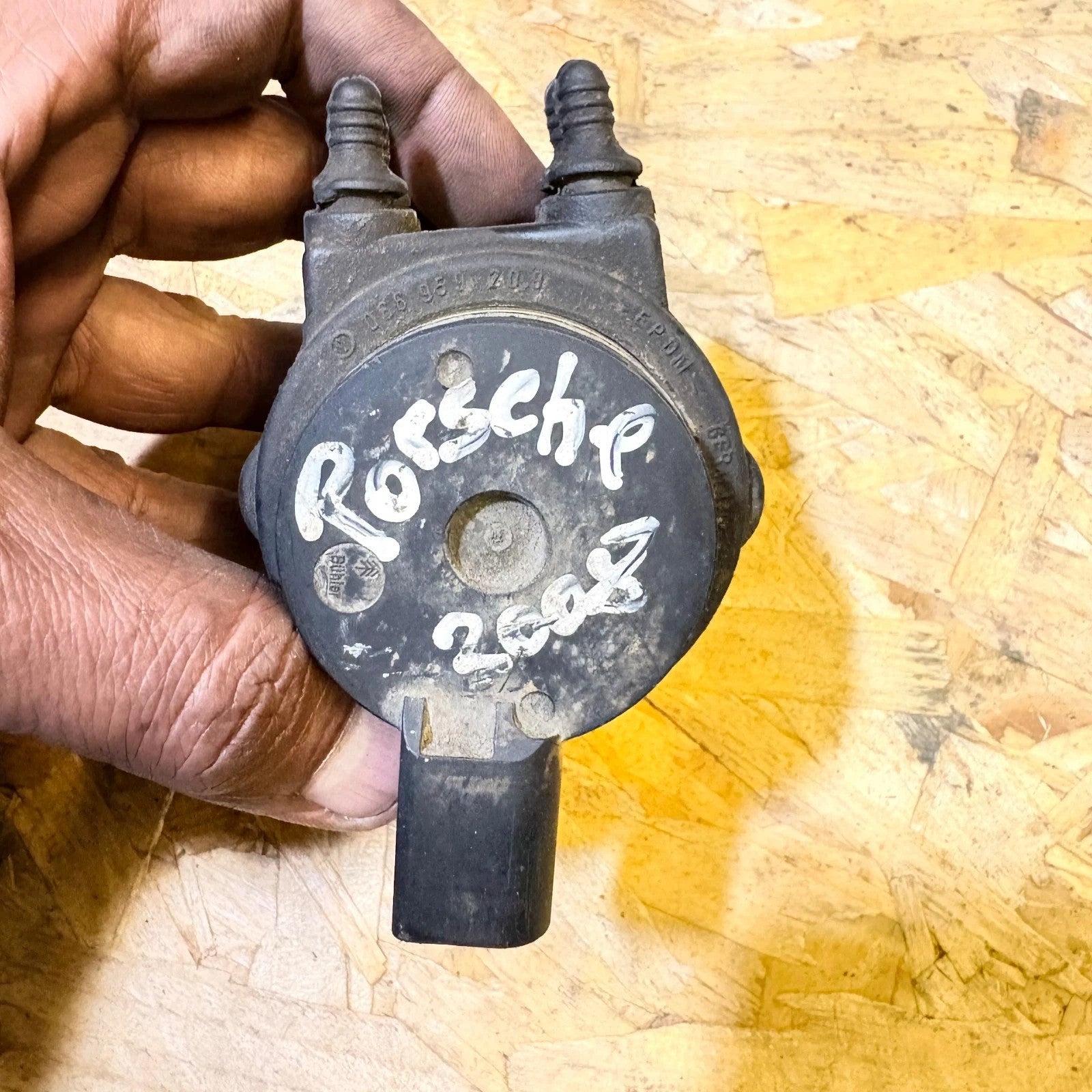 Porsche Cayennel Auxiliary Water Pump 2008