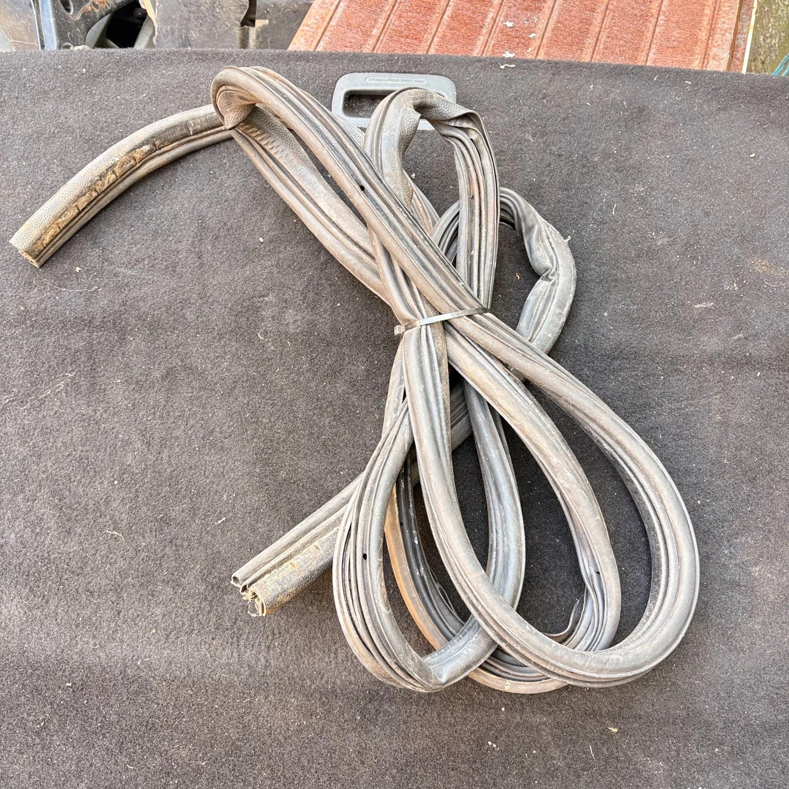 Iveco Daily MK4 06-11 Front Right Offside OSF Cab Door Body Weatherstrip Seal