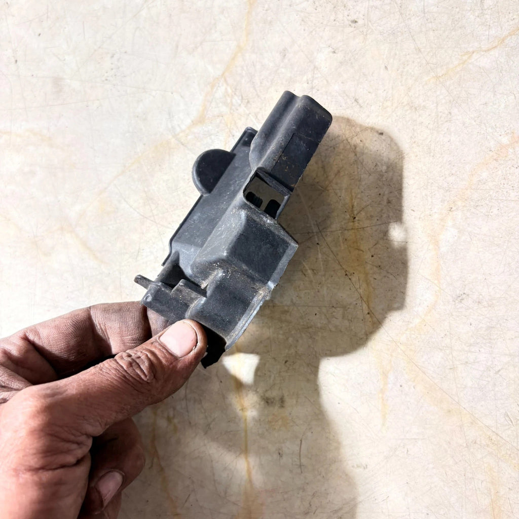 AUDI TT 8N CABRIOLET 1999-2006 Front Right Door Lock Cover 5K0837350B