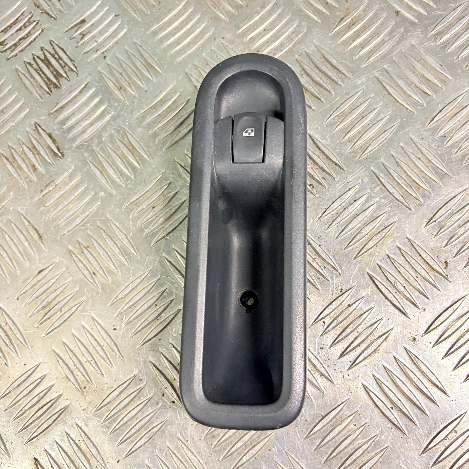 Renault Twingo 07-12 Electric Window Switch Front Left Side 8200356517B