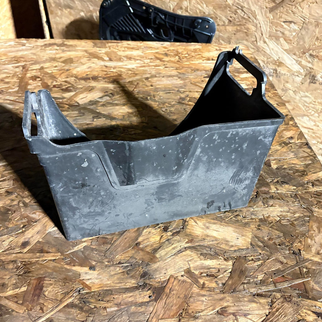 Mitsubishi Shogun/Pajero Mk3 2001-2006 Battery Tray Holder Box Base