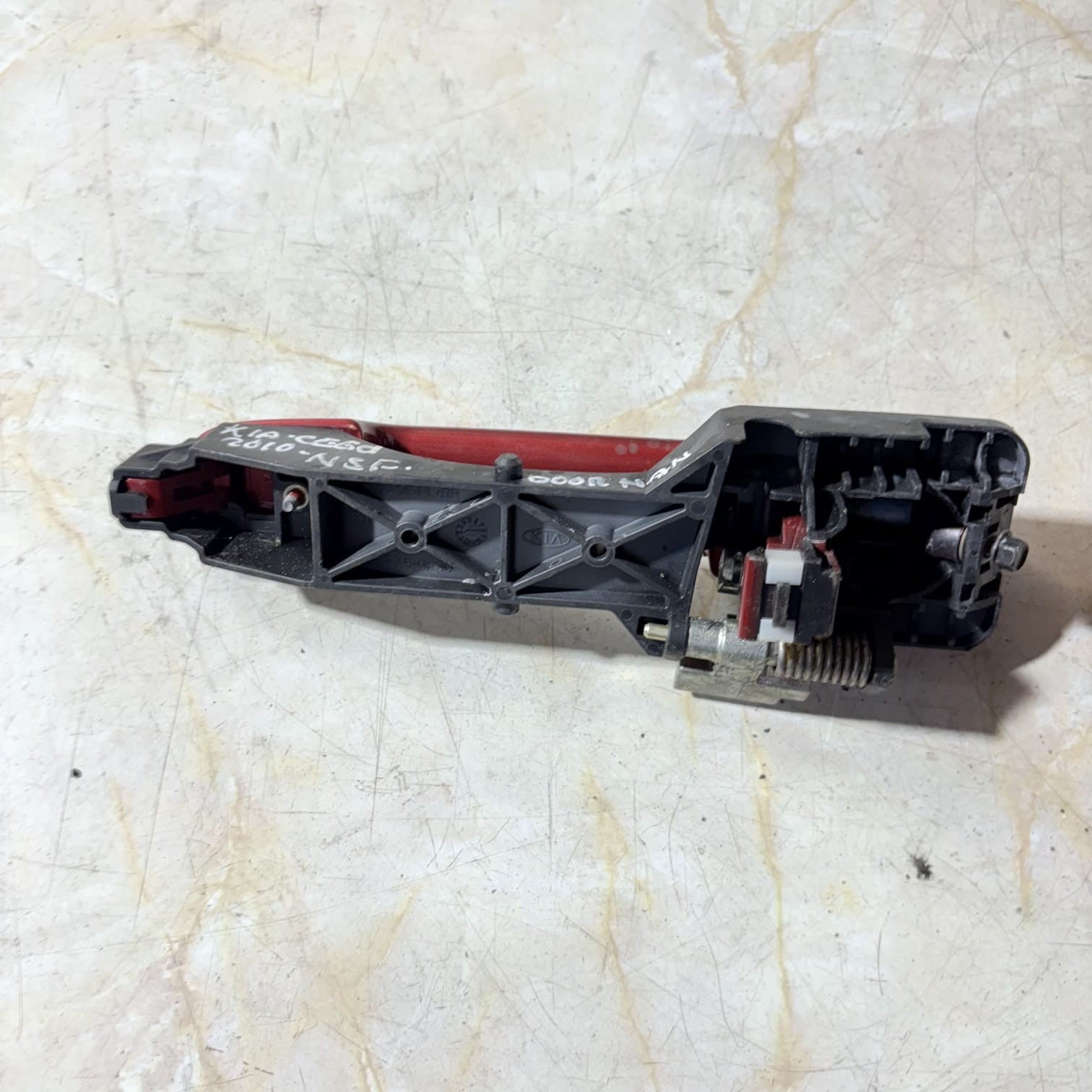 Kia Ceed 2010 Front Passenger Door Handle Exterior Red NSF 176379104587