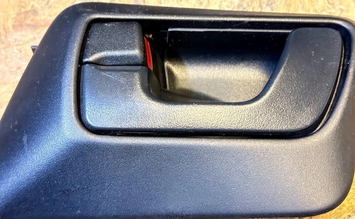 MITSUBISHI SHOGUN 2000-2005 INTERIOR DOOR HANDLE REAR LEFT SIDE MR393471 Inner