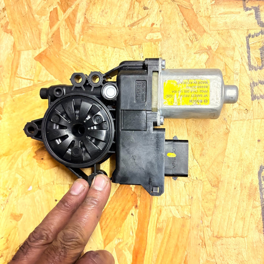Hyundai i40 2011-2019 Front Left Door Electric Window Motor 82460-3Z010