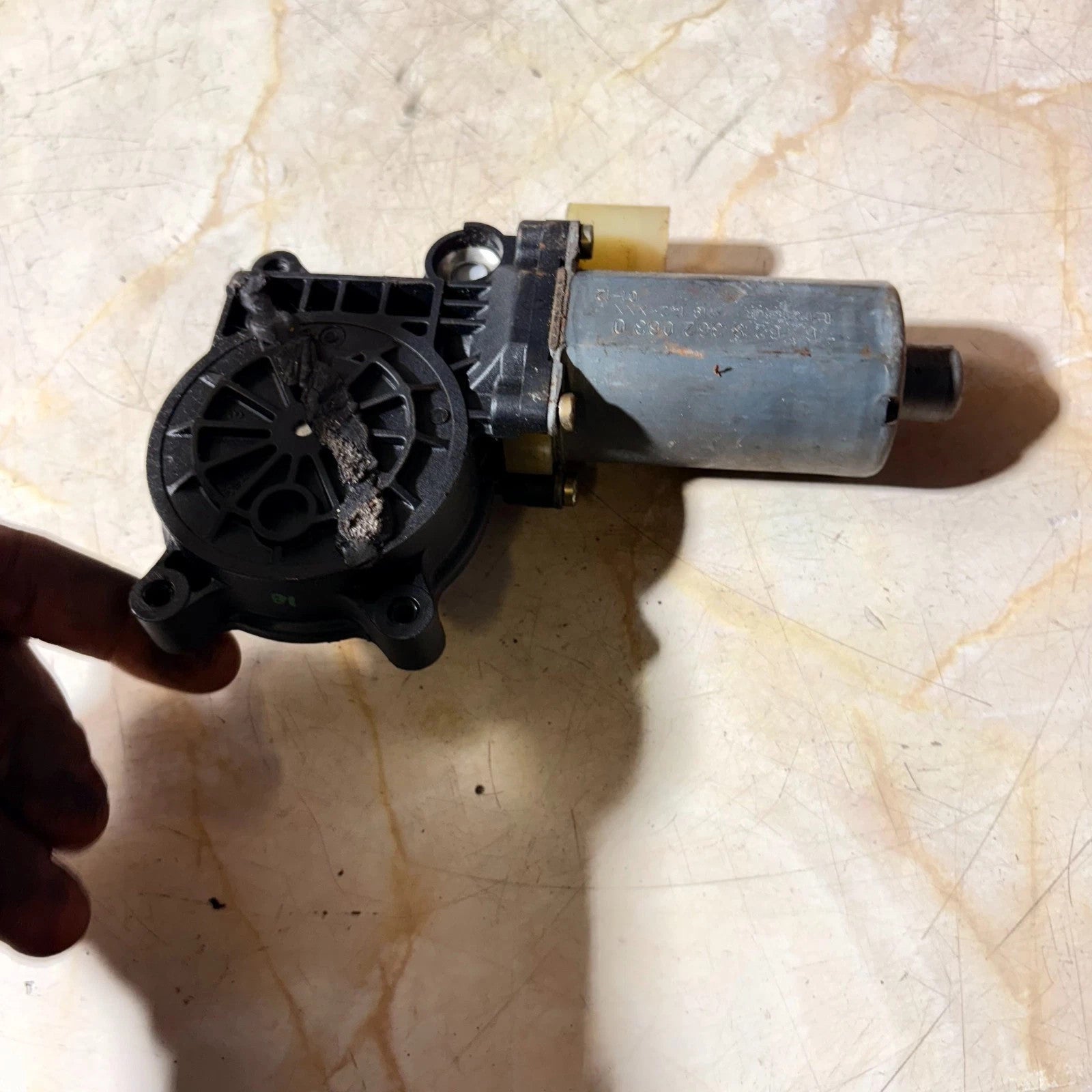 BMW 3 Series E46 320d 1998-05 Window Regulator Motor Front Left Side 0130821716