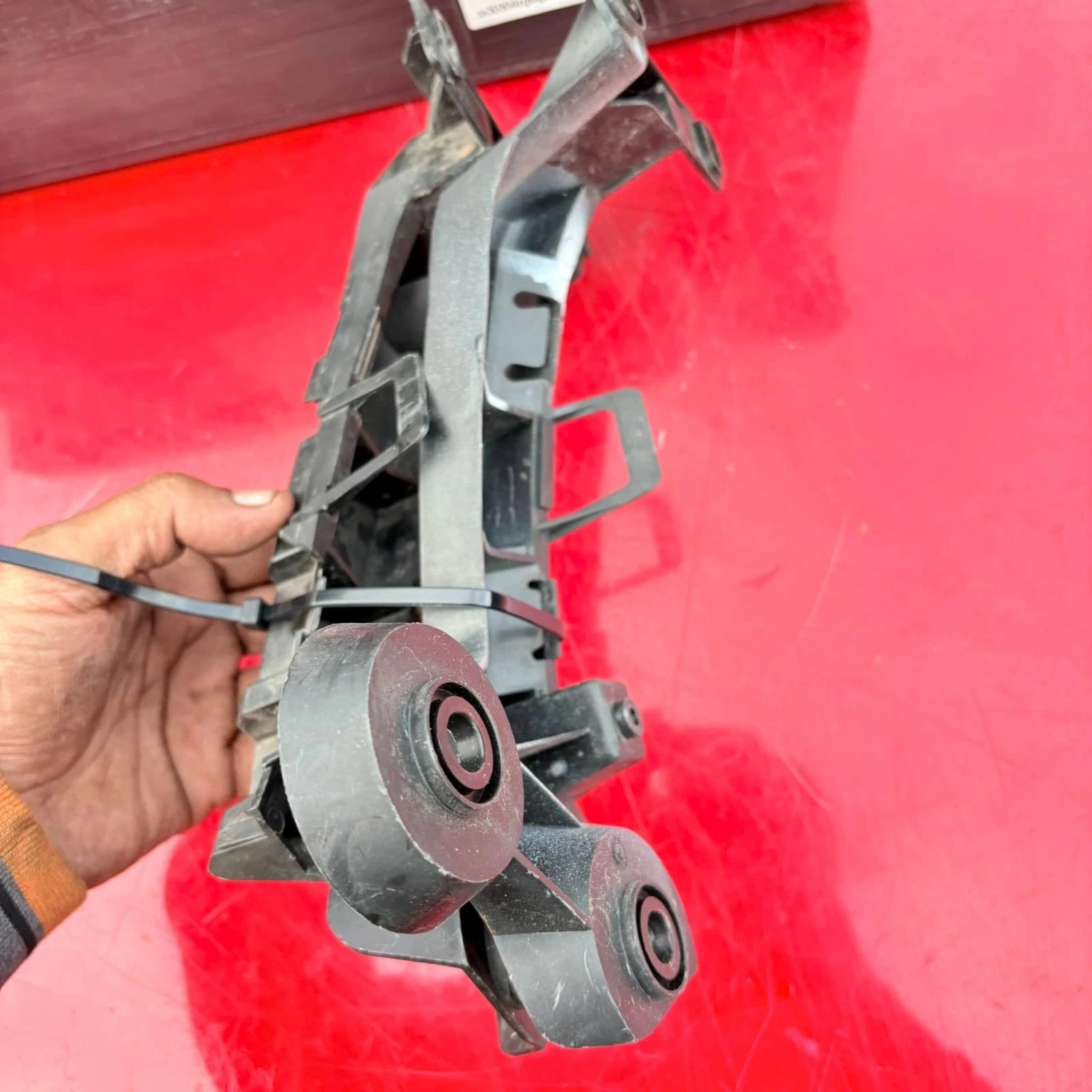 CITROEN DS3 O/S/R REAR Front BUMPER BRACKET 09683742980 2PC