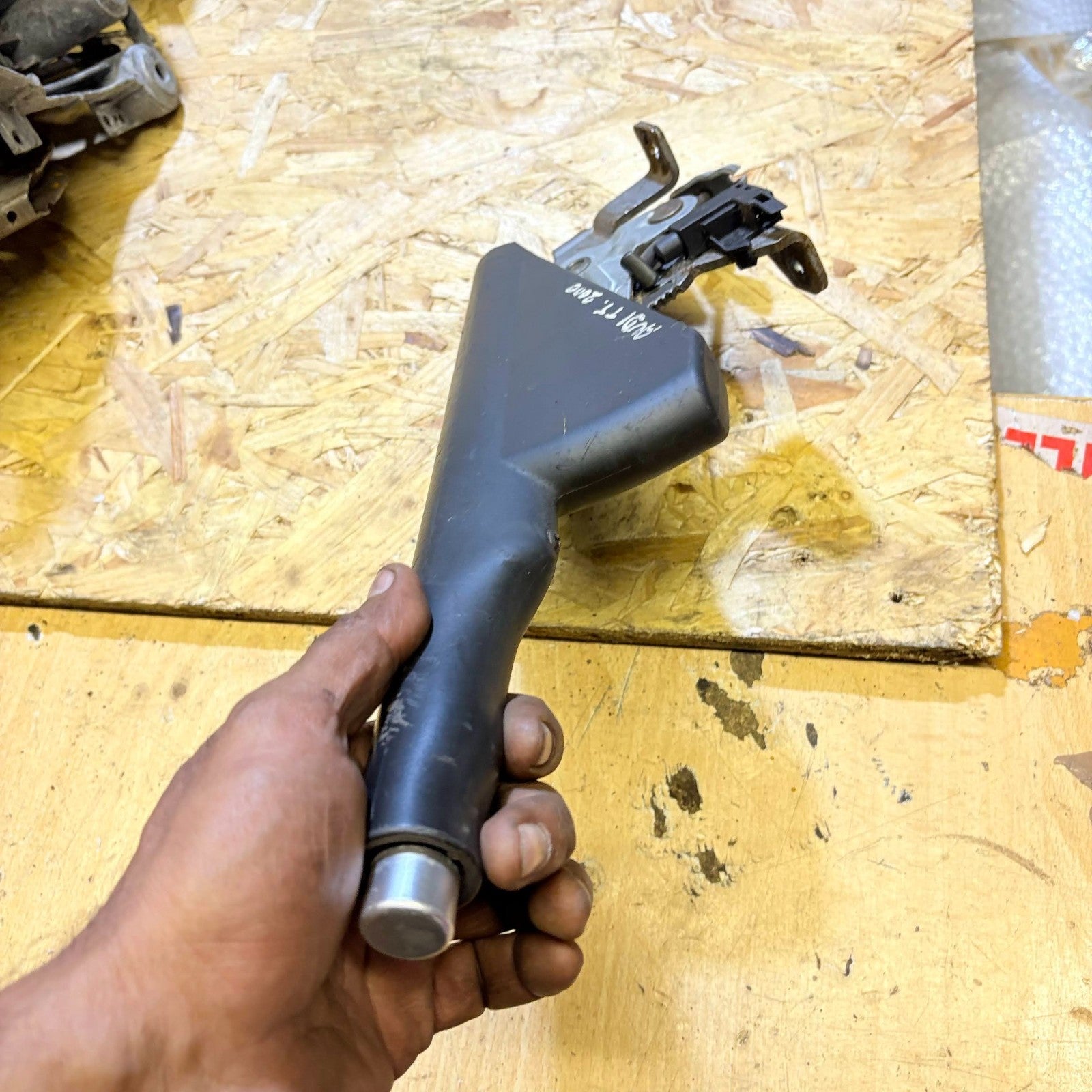 AUDI TT MK1 8N 1998-2006 COUPE HANDBRAKE LEVER & RELEASE BUTTON