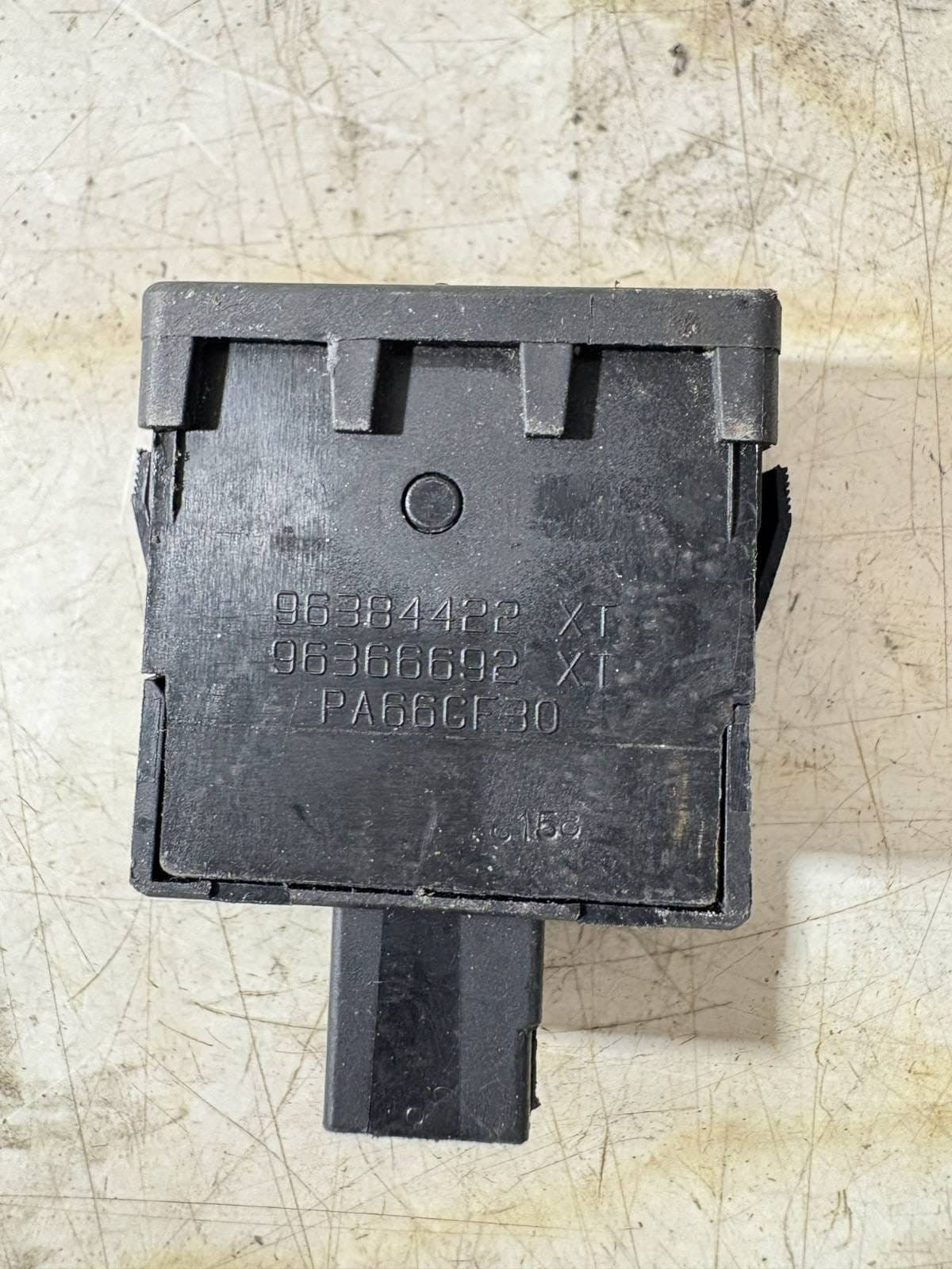 PEUGEOT 208 Mk1 2012-2020 Headlight Level Adjustment Switch 96384422XT