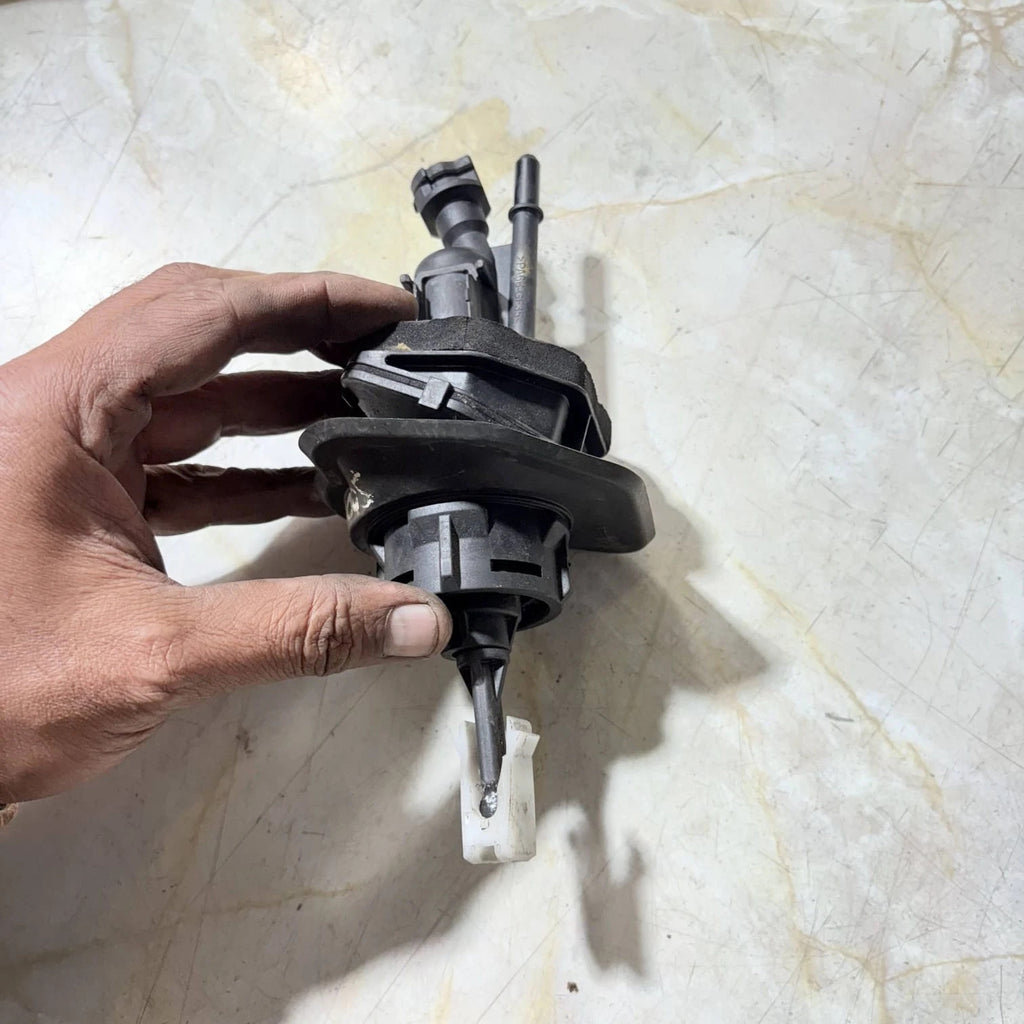 Ford Clutch Master Cylinder 1838946 2005