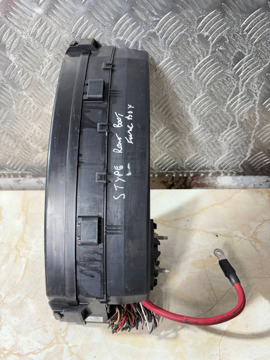 JAGUAR S TYPE 2.7 D 2007 REAR TRUNK BOOT FUSE BOX 2R8T14A003FB