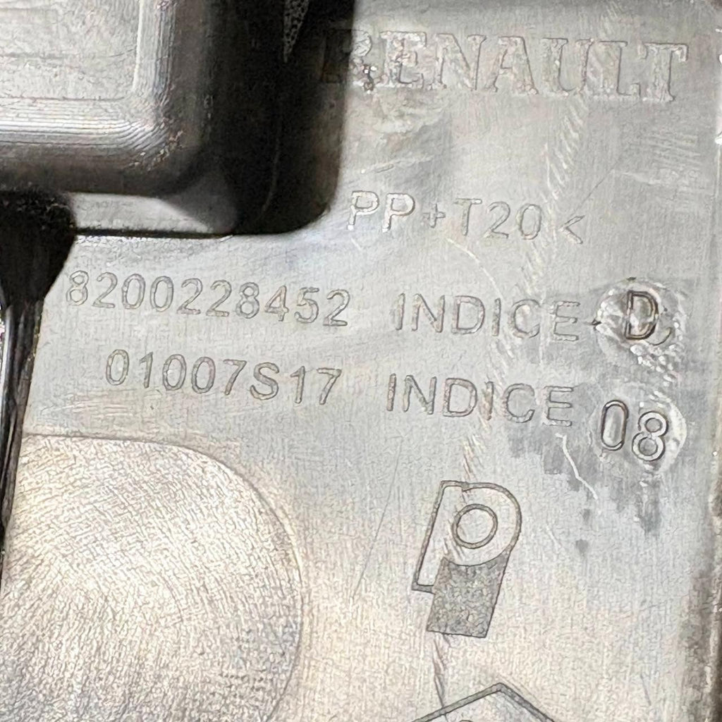 8200228452 RENAULT SCENIC NEAR SIDE REAR BUMPER MOUNT