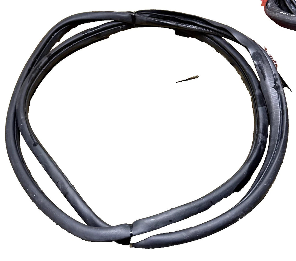 Ford Focus . ST 2015 DRIVER REAR DOOR RUBBER SEAL