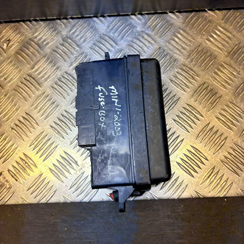 MINI COOPER ONE R50 2003 EXTERNAL UNDER BONNET ENGINE BAY FUSE BOX 142664