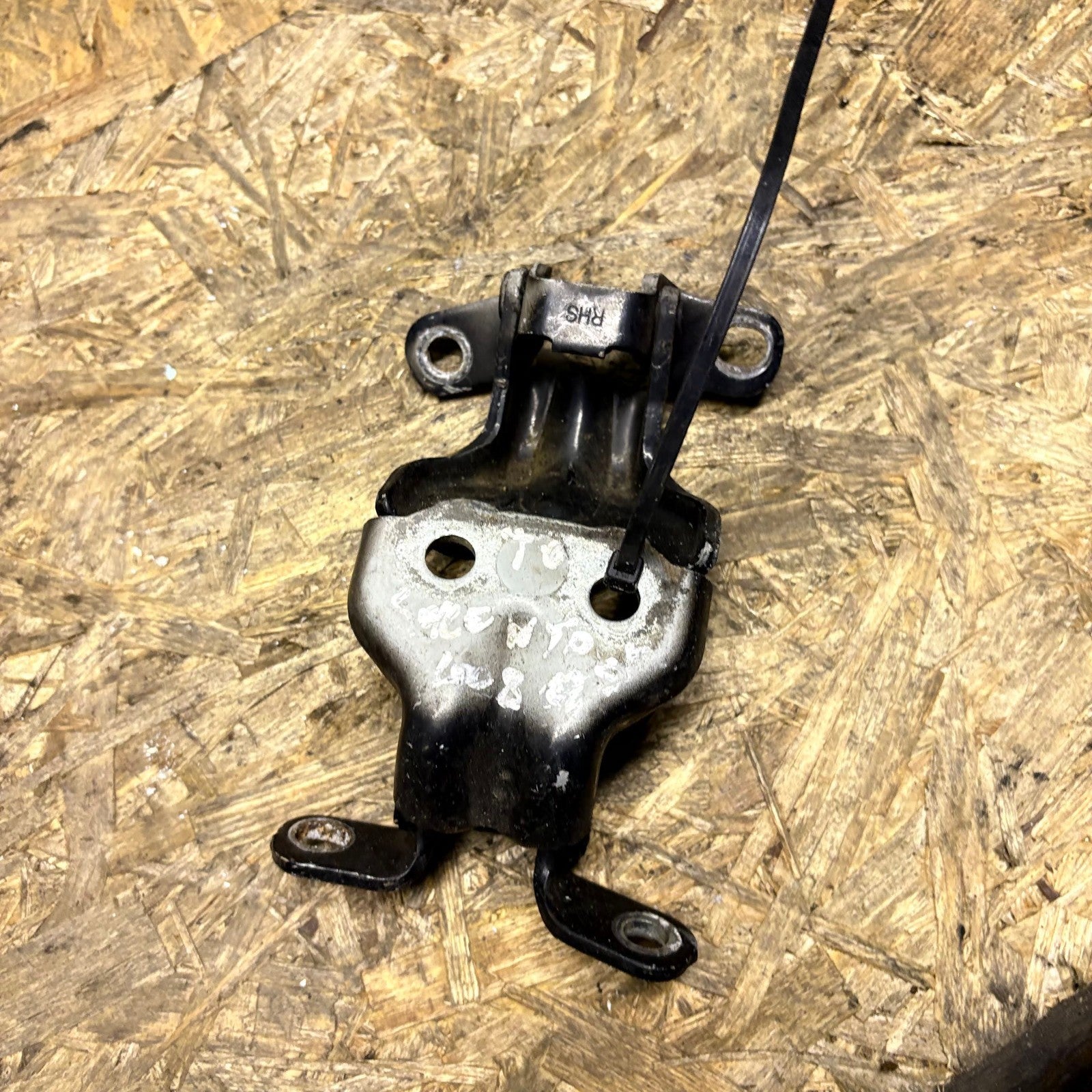 Kia Sorento MK1 2002-2009 Rear Right Door Hinges Offside OSR Hinge Set