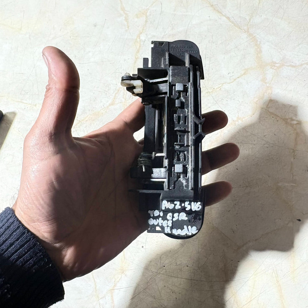 AUDI A6 RIGHT REAR OUTER DOOR HANDLE GREY