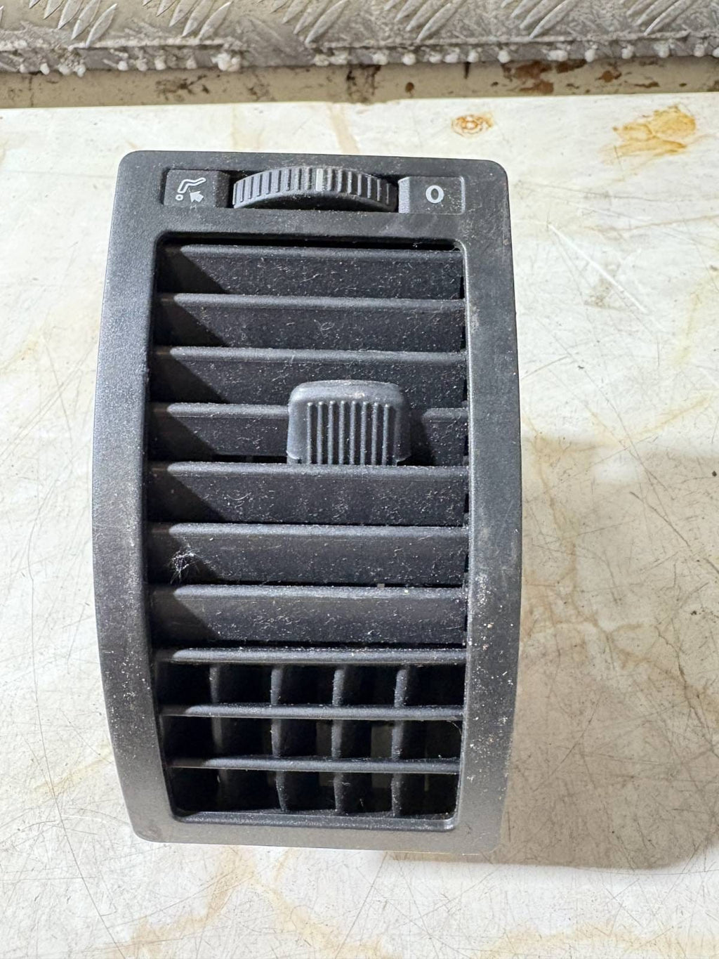 Volkswagen Polo 2009 Dash Vent (Air Vent Grille) OSF 6Q0819704