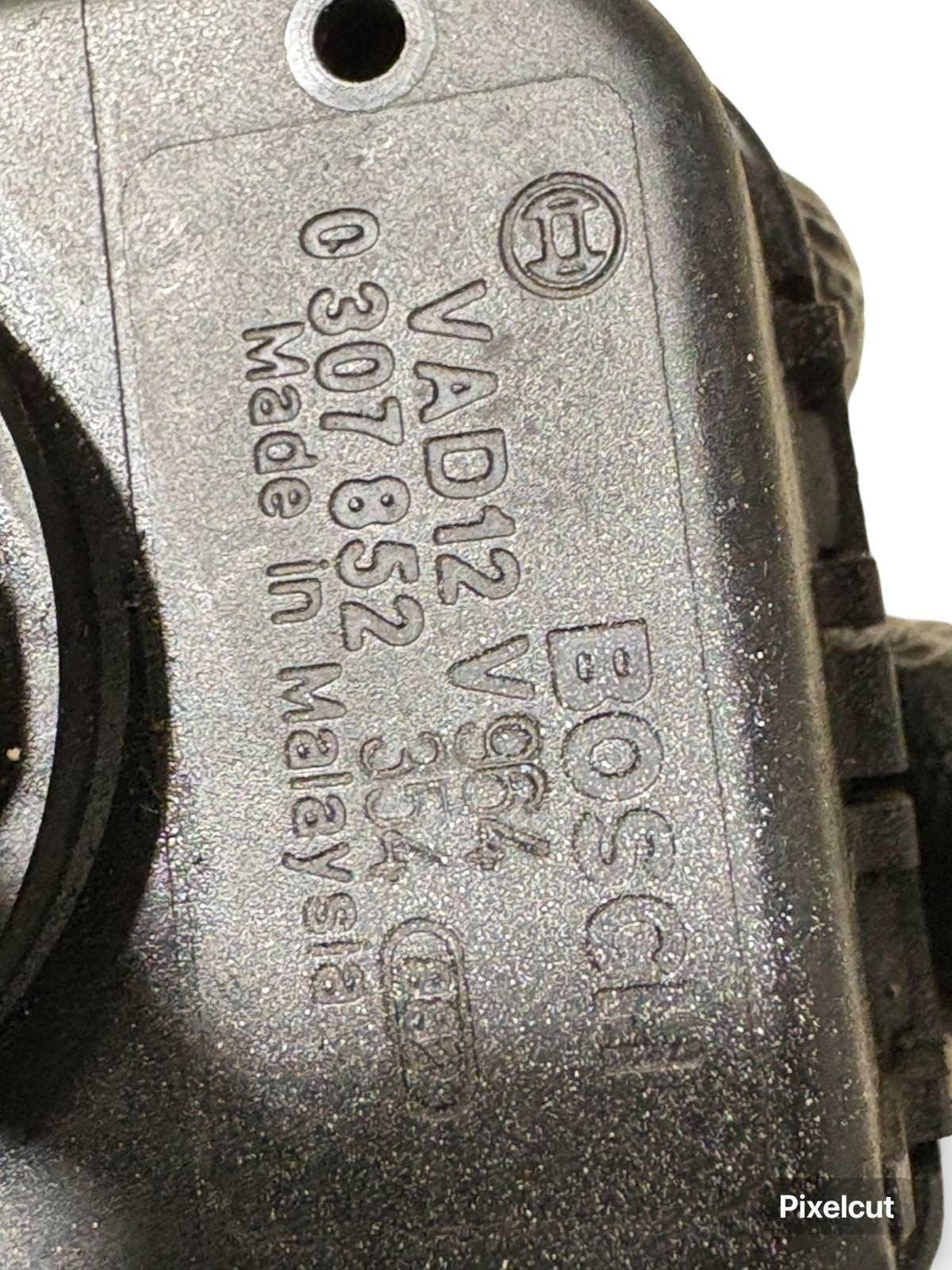 Toyota Avensis T220 2001 headlight level adjuster actuator motor 0307852354